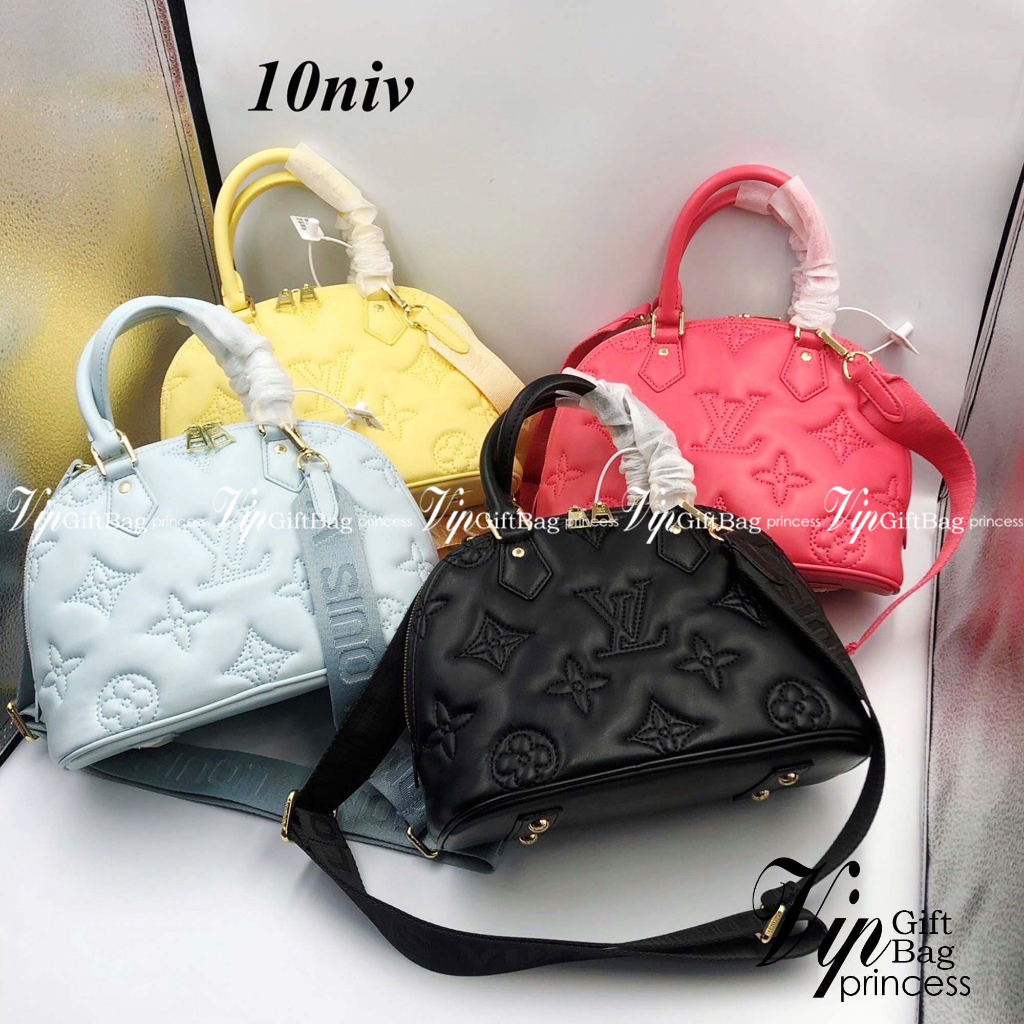 LV Alma BB Vernis กระเป๋าทรงโดมสุดฮิต ที่สาวๆตามหา สวยสะพายขับผิว อัคลุคไฮน์ที่สุด ขนาดกำลังดี เรียบแต่หรู หูจับในตัวทำให้ใช้งานได้สะดวก พิเศษมีสายสะพายสปอร์ตเส้นใหญ่ ปรับเปลี่ยนตามลุคแต่ละวันได้เลย เปิด-ปิดด้วยซิป ภายในโล่งกว้าง ใส่ของสำคัญได้ครบถ้วน น่า