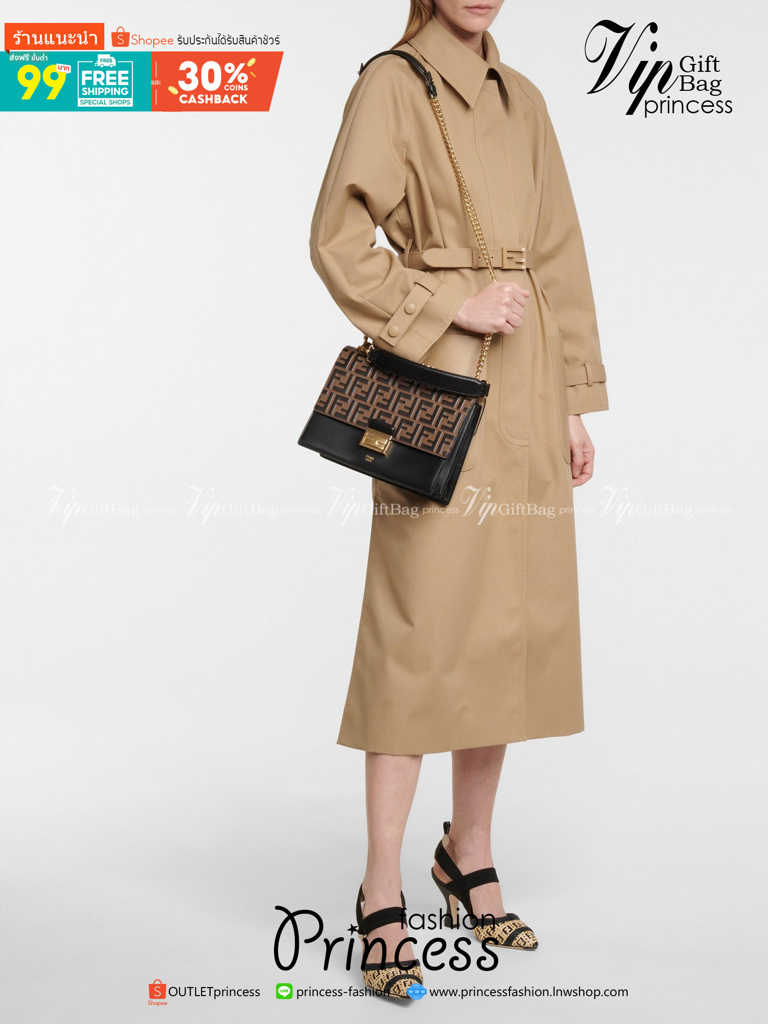 FENDI KAN leather bag เกรดออริจินอล ด้วยสีและลวดลายคลาสสิกตามแบบแบรนด์ เข้าได้กับสาวๆ ทุกสไตล์ บ่งบอกความเป็น FF ได้อย่างสมบูรณ์แบบ โทนสีแมตช์กับเสื้อผ้าได้ง่าย เสริมลุคสาวมั่นก็ลงตัว หรือเปลี่ยนมาติดสายสะพายยาวเพื่อสะพายคาดลำตัวก็ได้ความชิลและคล่องตัวไปอ