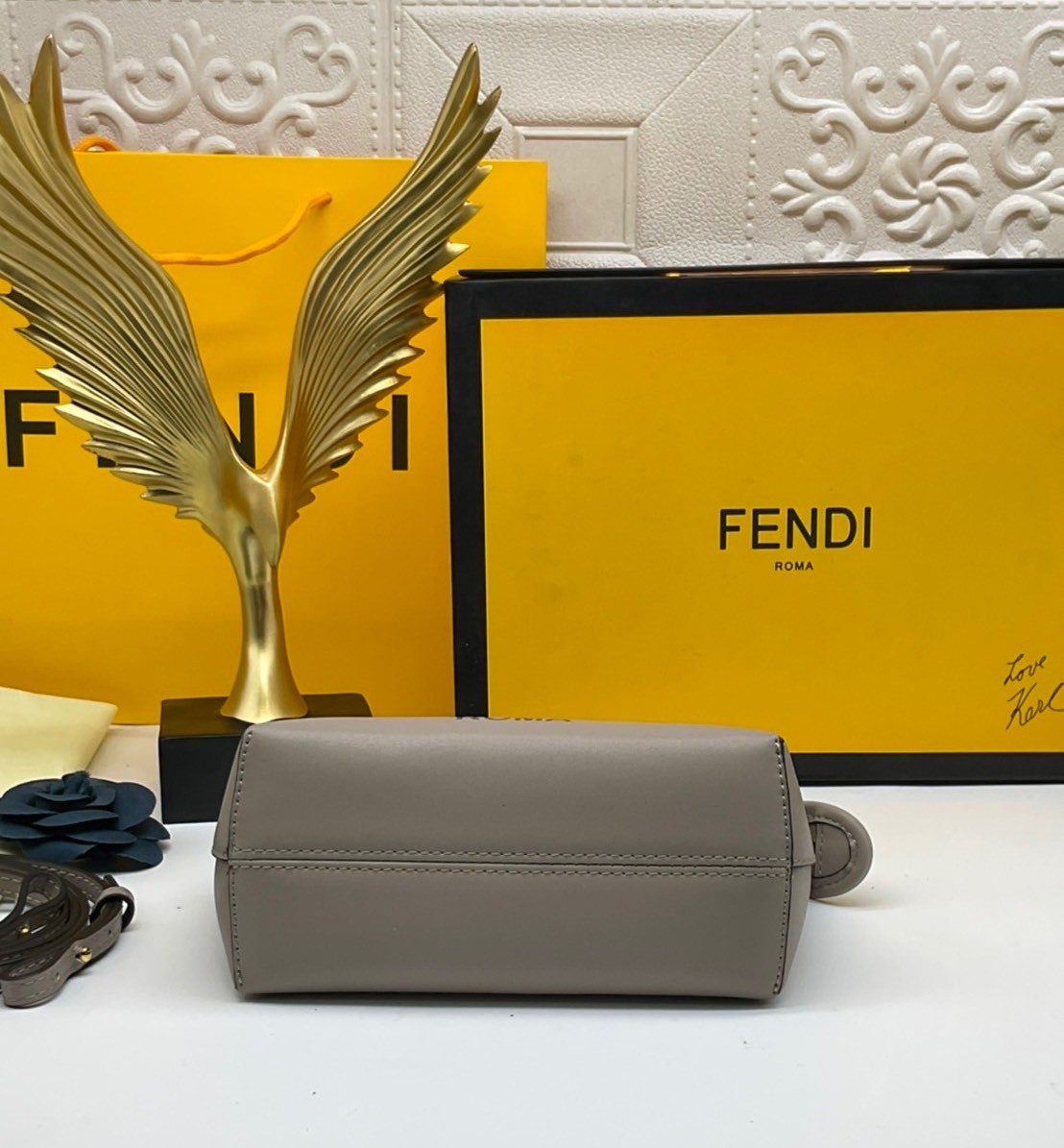 FENDI By The Way Mini Bag พร้อมส่งที่ไทย ภาพถ่ายจากงานขายจริง Iconic mini By The Way Boston bag made FENDI ROMA lettering and rigid tortoiseshell-effect plexiglass handles.