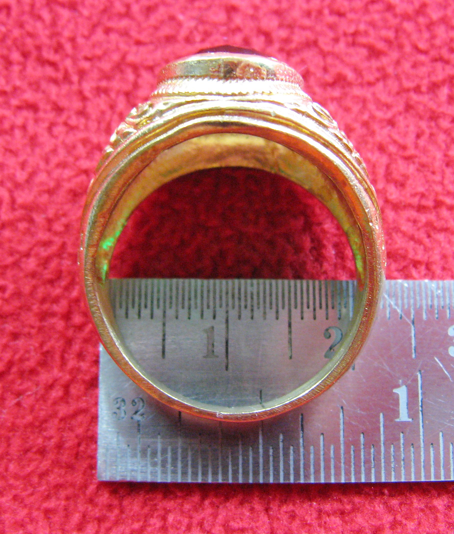 สินค้าหมดค่ะ แหวนพลอยมรกตเนื้อทองเหลือง(ราศีพฤษภ)แบบเล็กค่ะ