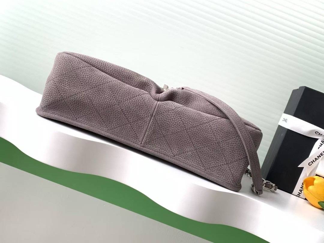 สลับแท้ New Chanel Classic flap bag (Ori)เทพ กระเป๋าสะพายหนังแท้ รุ่นวินเทจ เกรดดีสุด ผ่านทุก ตม 🤍 เกรดสั่งตัด ท็อปวีไอพี สลับแท้ 1:1 ภาพถ่ายจากงานขายจริง ใช้งานต่างประเทศได้