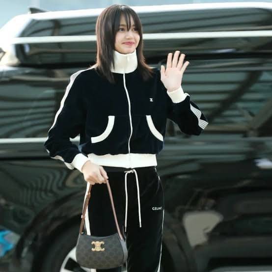 CELINE MEDIUM TILLY BAG IN SHINY CALFSKIN กระเป๋าสะพายไหล่/สะพาย คอลใหม่ทรงสวย มาแรง สวยหรูหรา