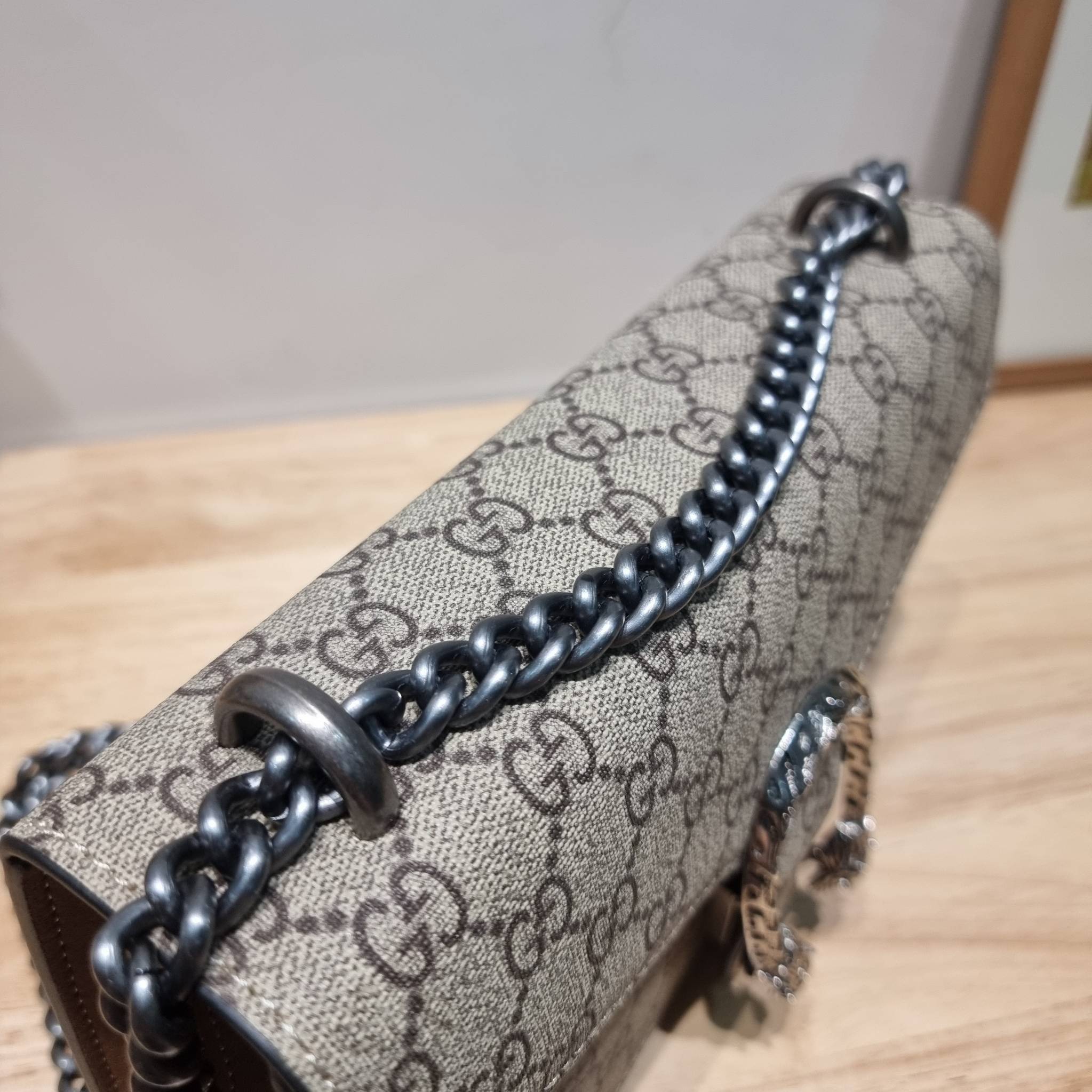 GUCCI GG DIONYSUS SHOULDER BAG / DIONYSUS GG SMALL SHOULDER BAG / GUCCI BAG พร้อมส่งที่ไทย กระเป๋าสะพายรุ่นที่สาวๆต้องไม่พลาด!! ดึงดูดและสะกดสายตาด้วยอะไหล่ดีเทลหรู