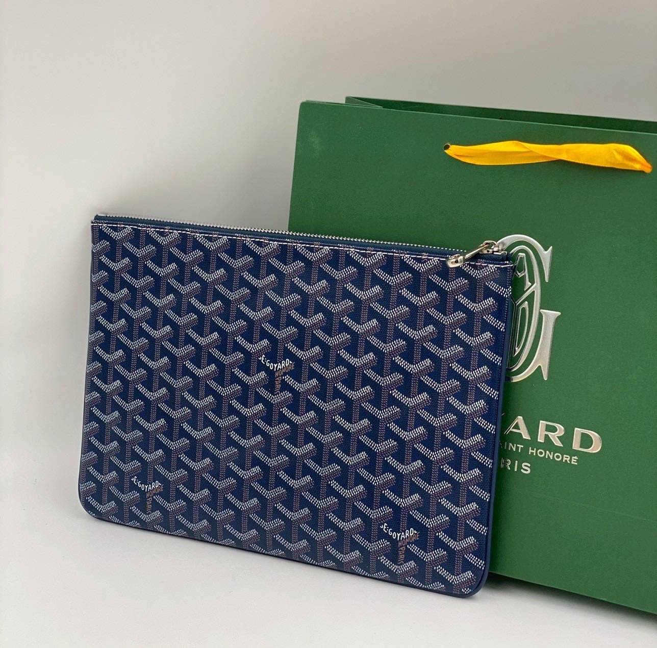 ORI หนังแท้ | GOYARD Senat MM Pouch / GOYARD Clutch Bag กระเป๋าทรงพอชคลัช ใช้เป็นกระเป๋าจัดระเบียบสำนักงานได้ เหมาะสำหรับใส่เอกสารขนาด A4, จัดระเบียบสิ่งของในกระเป๋า หรือใช้เป็นกระเป๋าคลัตช์สำหรับใช้ในชีวิตประจำวัน