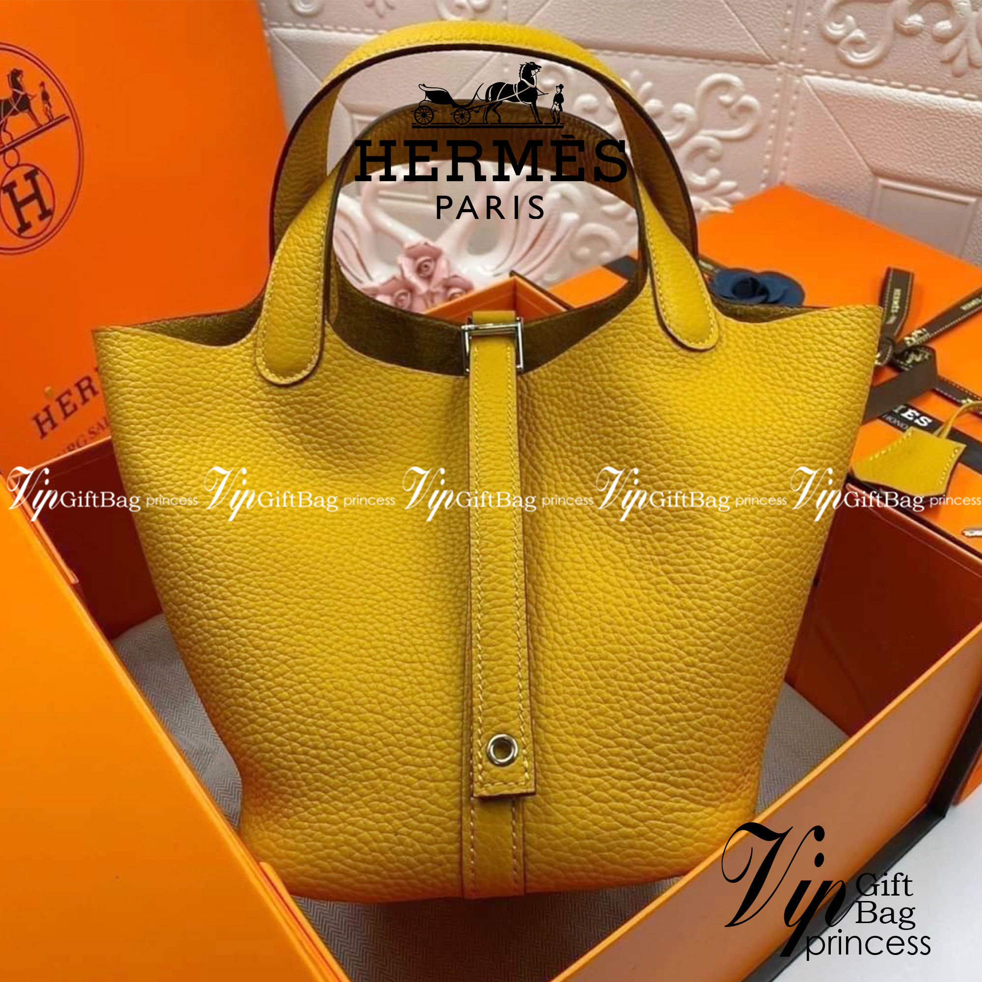 หนังแท้ Hermes Picotin Lock 18 bag กระเป๋าถือแบรนด์หรูระดับโลก งานเกรดออรินอล หนังแท้ทั้งใบ หนังมีลายทอริลลอนคล้ายของจริง มาพร้อมตัวล็อคเคลลี่ Kelly lock รูปทรงเรียบแต่หรู ใช้งานได้ทุกโอกาส ถือง่าย ใช้งานง่าย ภายในโล่งกว้าง ภาพสินค้าถ่ายจากงานขายจริง ใช้ง