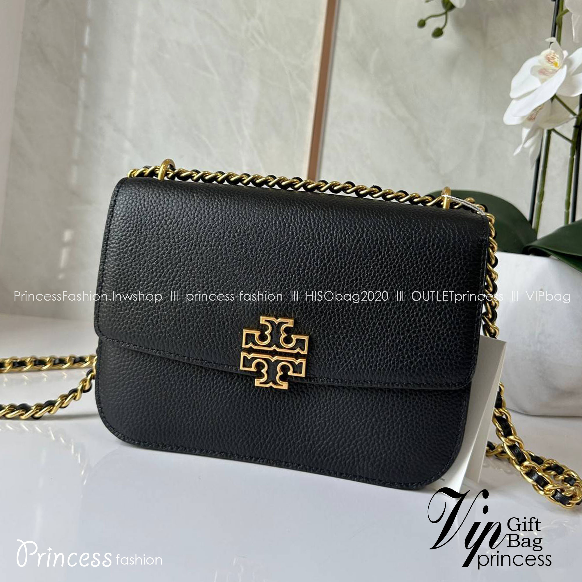 Tory Burch Britten Small Convertible Shoulder Bag คอลเลคชั่นใหม่สุดเรียบหรู กระเป๋าสะพายไหล่หรือสะพายข้าง วัสดุหนังอย่างดี