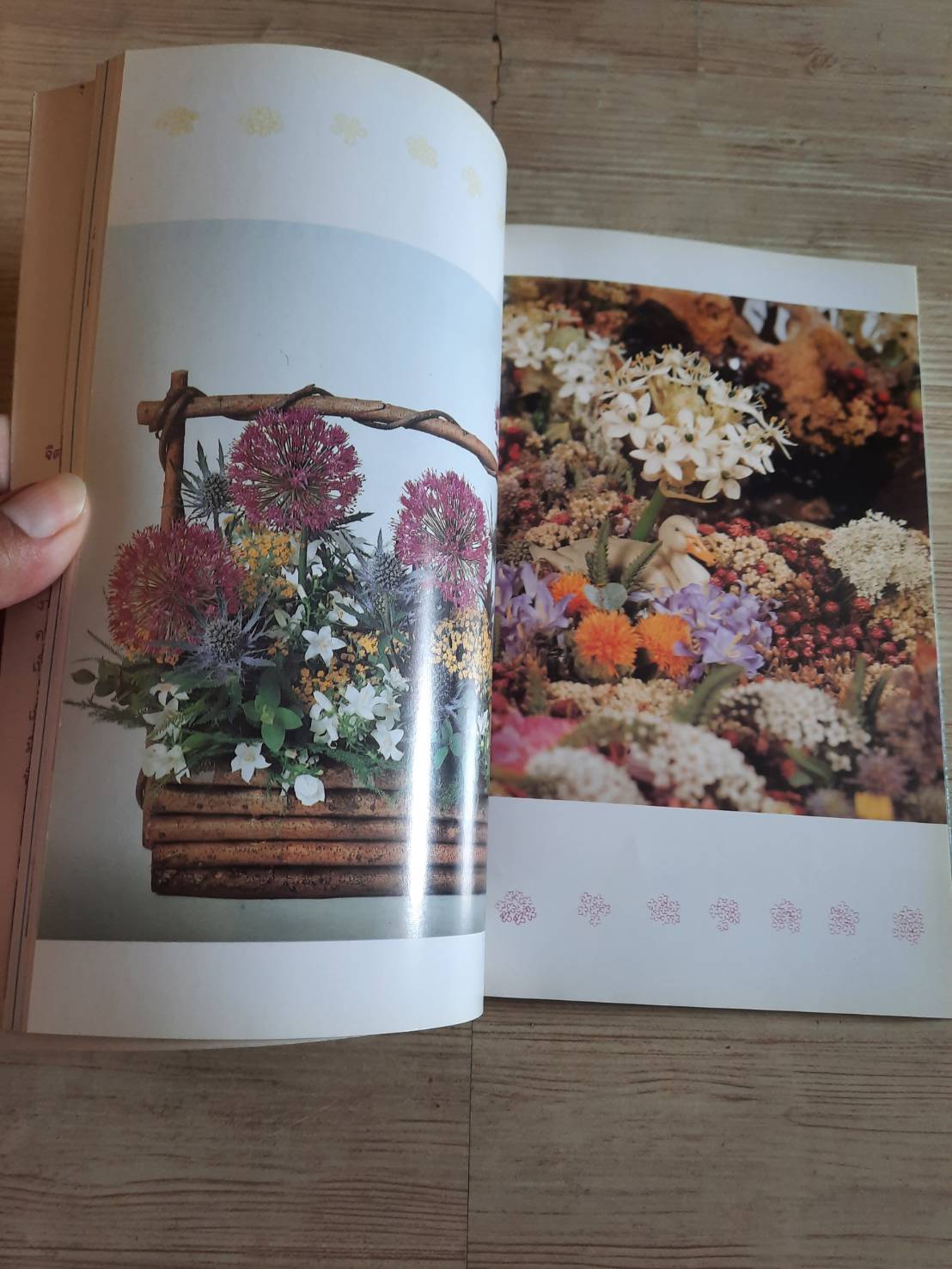 การเดินทางของเวลา จิตรา ก่อนันทเกียรติ เขียน