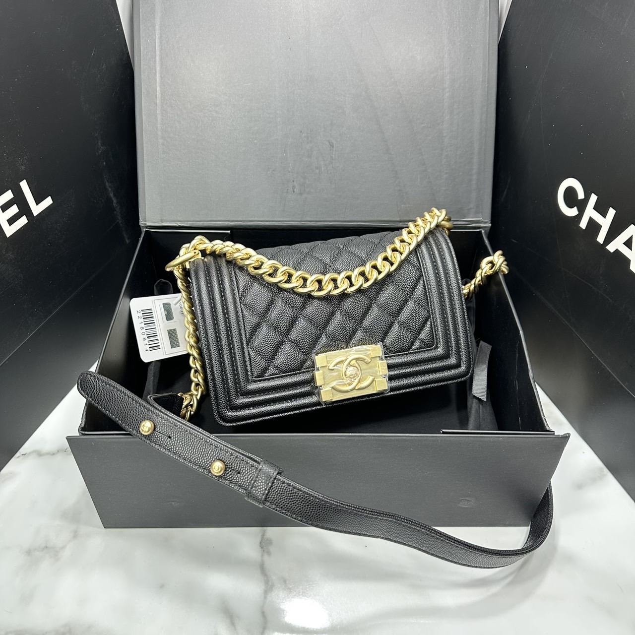 ORI หนังแท้ | CHANEL Boy 20cm shoulder bag กระเป๋าสะพายรุ่นยอดนิยม หรูหราระดับตำนาน สวยงามเหนือกาลเวลา