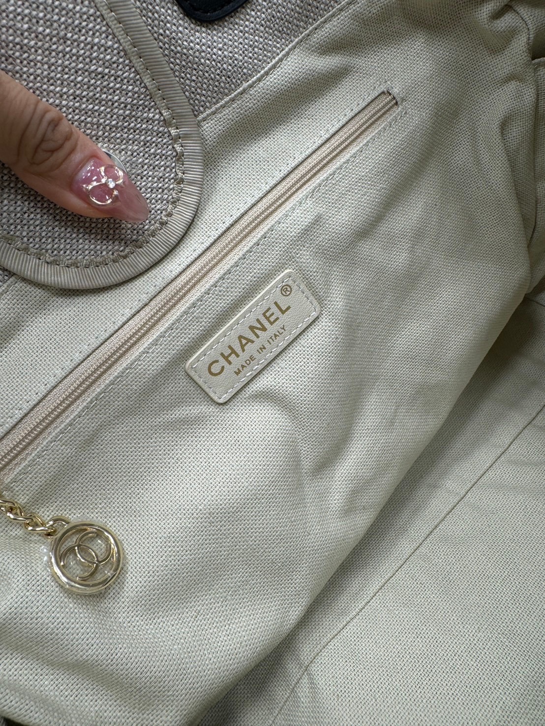 ORI หนังแท้ | Chanel Deauville Tote Bag กระเป๋าสะพายทรงโท้ทช้อปปิ้ง ใบใหญ่ ภายในโล่งกว้าง จุของได้เยอะ