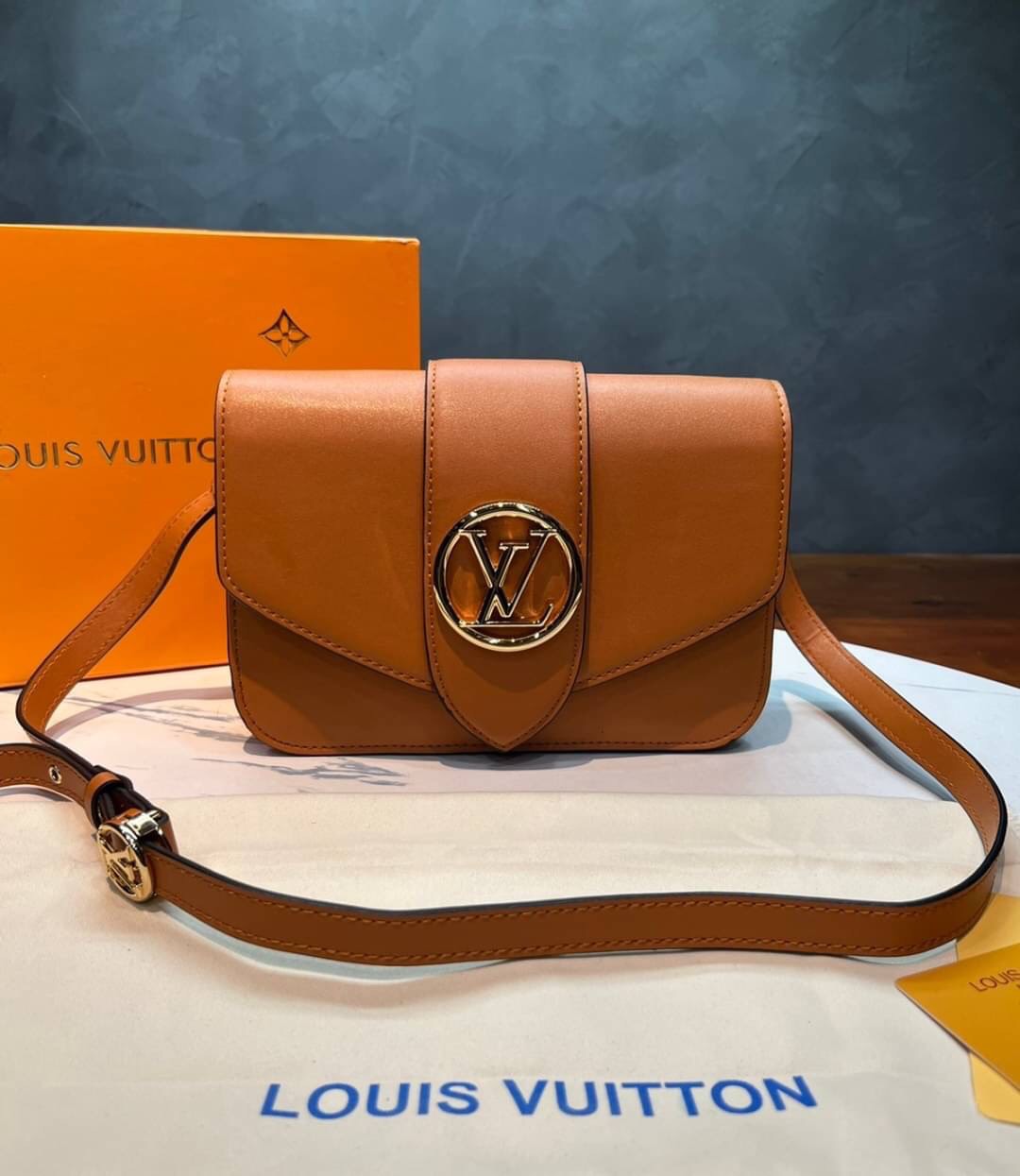VIP 】หนังแท้ Louis Vuitton Crossbody & Shoulder Bag พร้อมส่งที่ไทย 3 สี Size 23cm