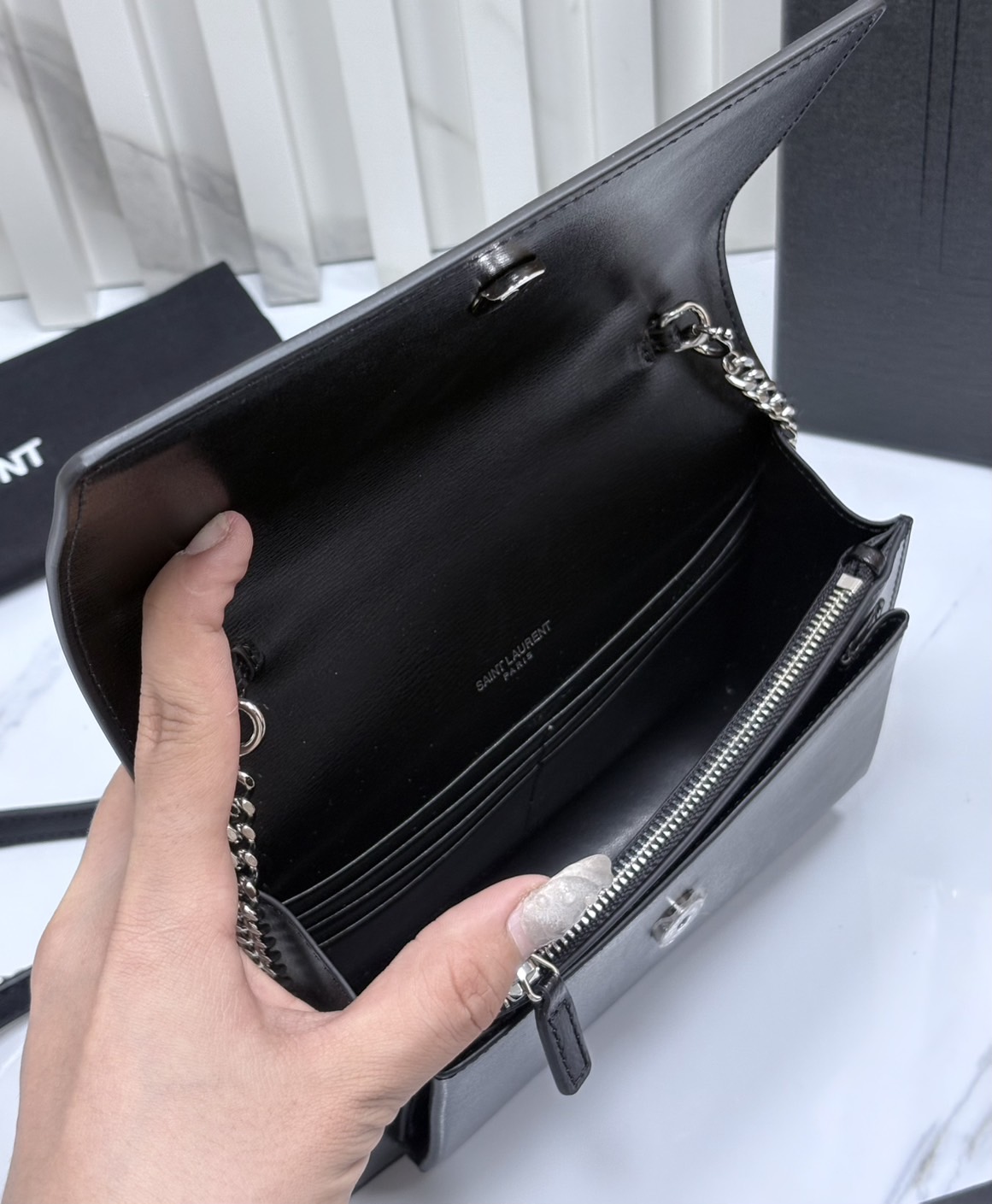 ORI หนังแท้ | YSL Sunset medium in smooth leather กระเป๋าสะพายข้างดีไซน์เรียบหรู โลโก้สวยโดดเด่น ไอเท็มขึ้นแท่น the best seller!!