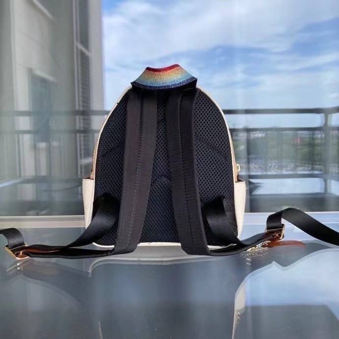 COACH Mini Court Backpack In Signature Canvas With Butterfly / With Radish C8259 C8257 🌈ต่อกันเลย สวยกันก่อน วางน้องไม่ลงเลยจริงๆค่าา😍 พร้อมส่ง! ยังไม่เข้าไทย กับกระเป๋าสะพายหลังแบบมีหูหิ้วในตัว บอกก่อนเลยว่าหนังของน้องทั้งนิ่ม ทั้งสวย อย่