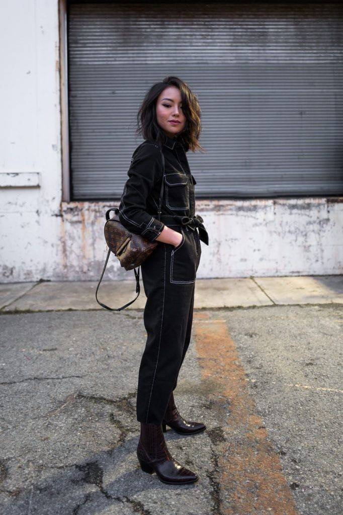 LV Backpack Size Mini | สายสะพายเล็ก ถอดได้ LV palm springs New in!! เข้าแล้วกับไอเท็มยอดฮิต หรูหราพร้อม box set สุดสวย ที่สุดของความคุ้มค่า LV palm springs กระเป๋าแบ็คแพ็ค มาให้เลือก 2 ไซส์ ขายดี วัสดุหนังแคนวาสคุณภาพดี มีช่องซิปแบ่งสัดส่วน ใบเล็กสายวะพา