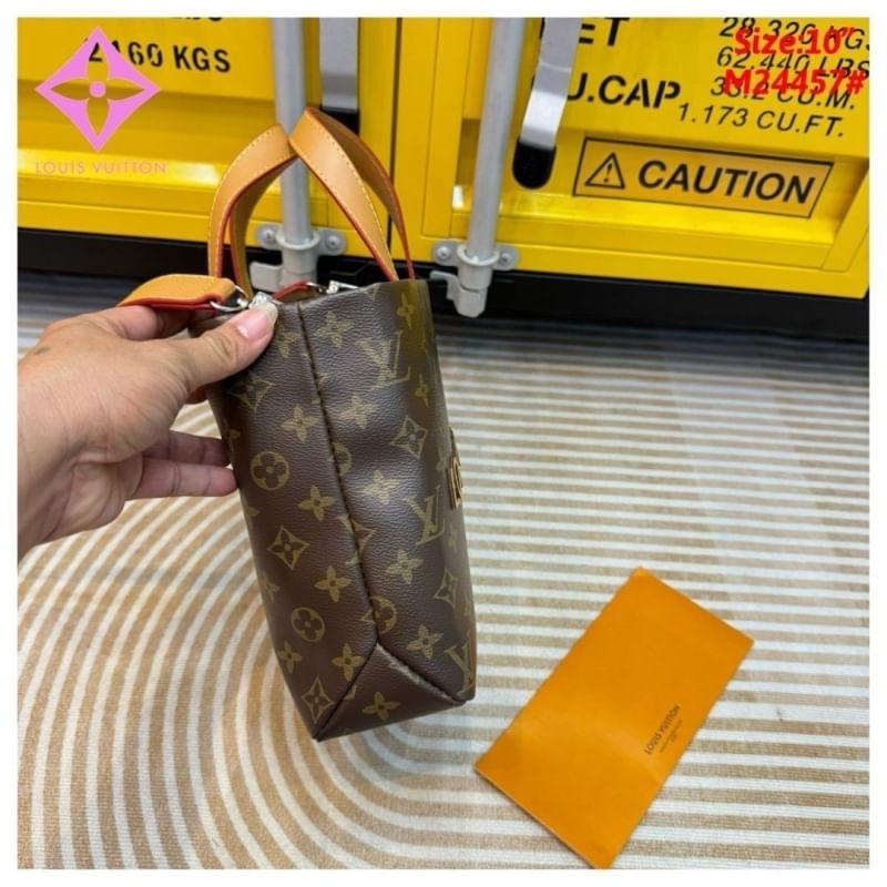 LV Shopper Tote Bag กระเป๋าถือทรงโท้ทช็อปปิ้งสุดหรู คลาสสิค เรียบหรูเป็นเอกลักษณ์ ในเทศกาล The Luxe Shopping Bag is Back