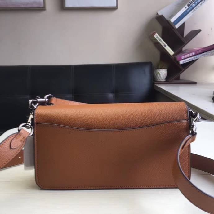 ของแท้ 💯% COACH Coach tabby convenience shoulder bag crossbody Product Details Polished pebble leather Inside zip and multifunction pockets Snap closure, fabric lining Outside slip pocket Detachable short strap