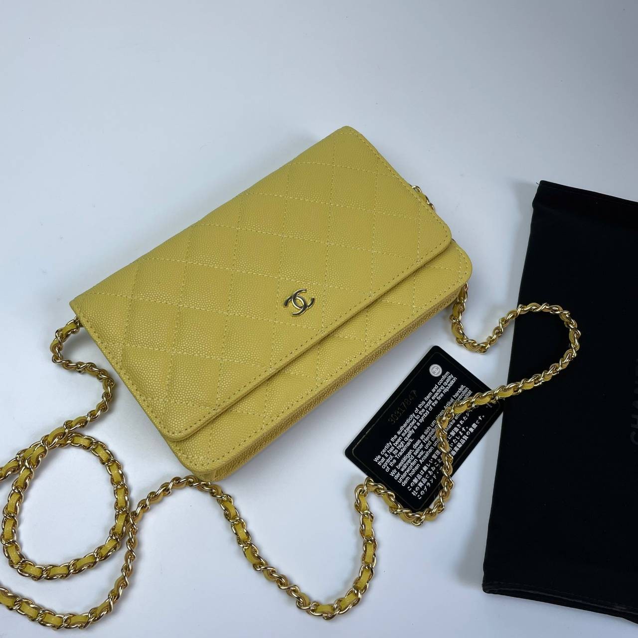 VIP 】หนังแท้ CHANEL WOC style โทนสีพาสเทล กระเป๋าสะพายทรงสวยตลอดกาล วัสดุหนังลายคาเวียร์ เนื้อนุ่ม อยู่ทรงคุณภาพดีตามแบบฉบับของแบรนด์ น้ำหนักเบา ด้านหน้ามีโลโก้แบรนด์อะไหล่หรู มีช่องใส่บัตร ใส่ของจุกจิก เปิดปิดด้วยฝาปิดกระดุม ซับในหนัง ตัวจริงสวยมากๆถูกใจ