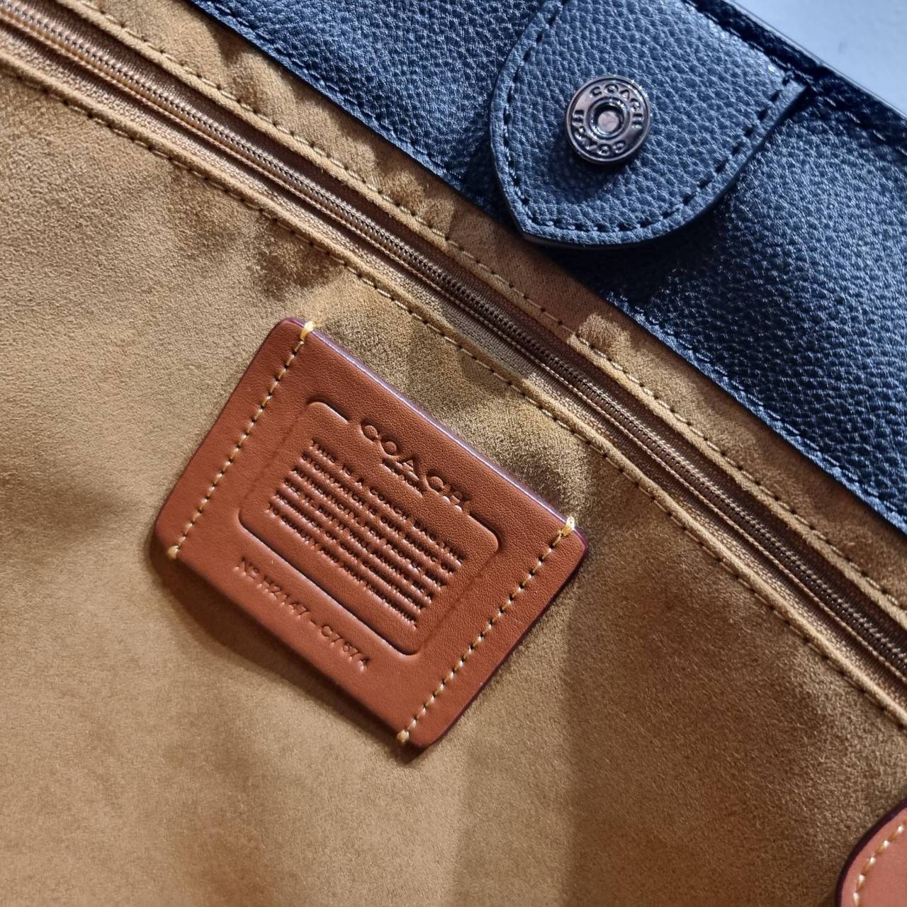 COACH FIELD TOTE IN SIGNATURE CANVAS C7674 กระเป๋าทรงโท้ท ไซส์ใหญ่ภายในโล่งกว้าง เกรดท็อปออริ เกรดดีสุด สลับแท้ 1:1