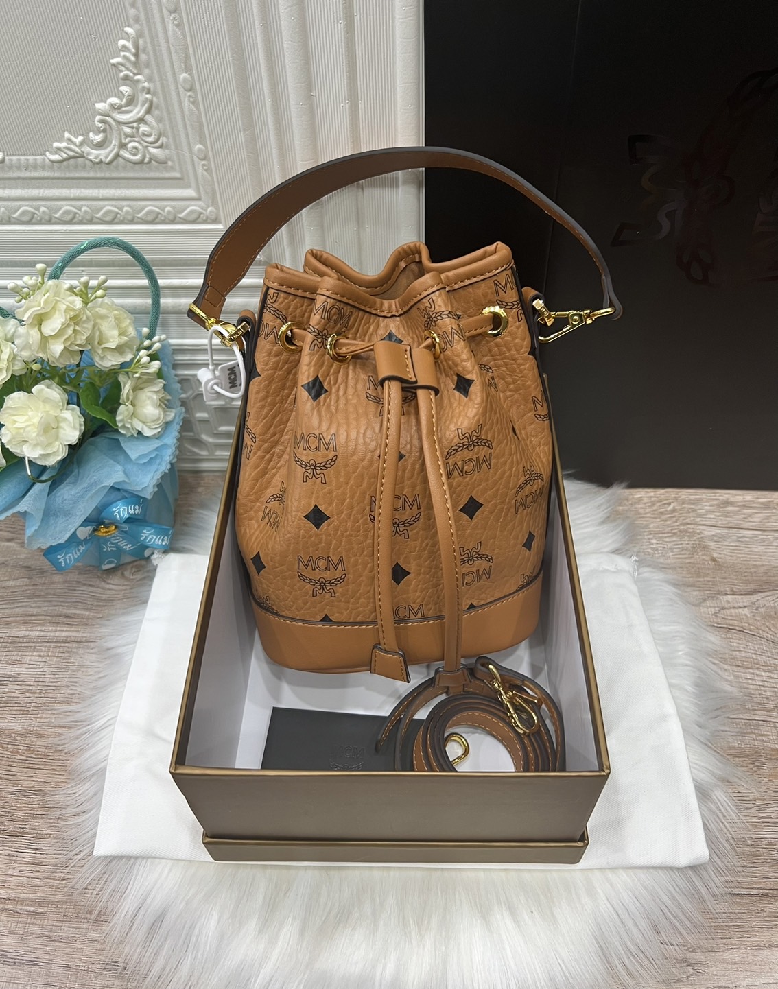 M.C.M MINI DESSAU DRAWSTRING BAG IN VISETOS กระเป๋าสะพายทรง bucket ไซส์ mini เกรดออริ สลับแท้ 1:1 ใช้งานต่างประเทศได้