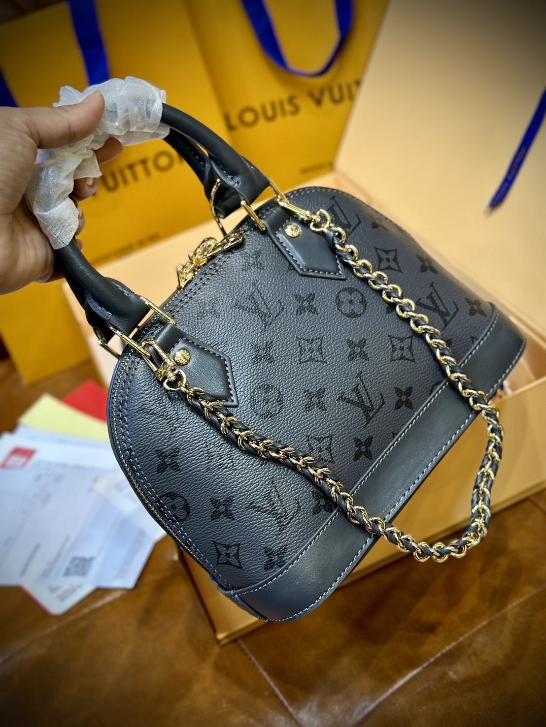 LV Alma BB Gris Trianon bag กระเป๋าสะพายสีใหม่โทนเทา เอกลักษณ์สะท้อนความเลอค่าสง่างาม เกรดออริ ใช้งานต่างประเทศได้