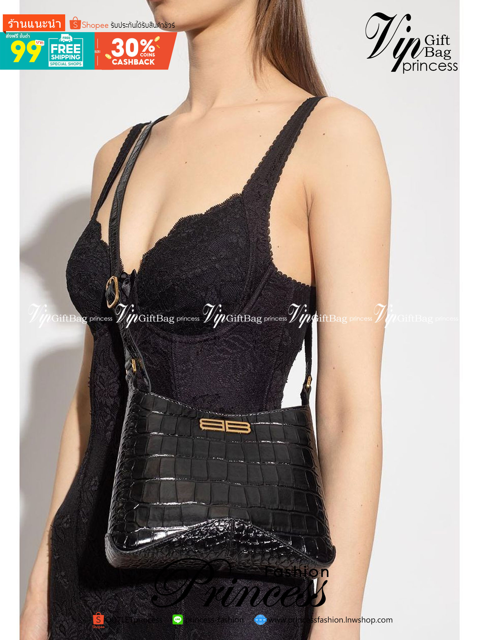 BALENCIAGA xx Small Hobo Bag / BALENCIAGA hobo Bag สุดหรูกับกระเป๋าสะพายทรงโท้ท ไซส์มินิ เรียบหรู ดูแพงมาก สีลูกคุณมากๆ!! ผิวสัมผัสดี ภายในโล่ง จุของได้เยอะ เป็นอีกหนึ่งไอเท็มแนะนำ ที่ไม่อยากให้พลาดเลยจ้า