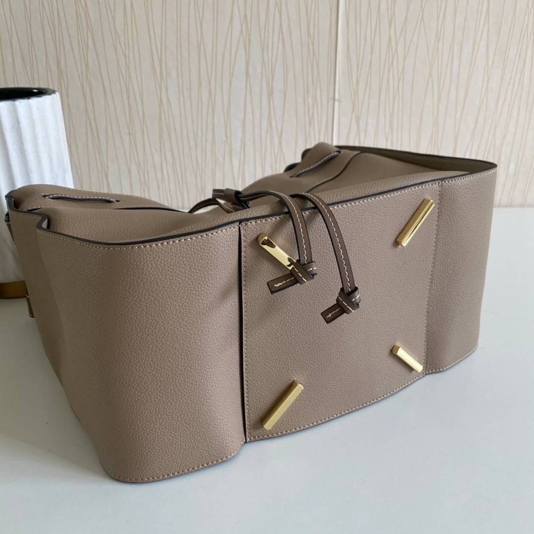 พรีเมี่ยมกิ๊ฟแท้ 100% 】งานหนังแท้ LOEWE Hammock small leather tote bag