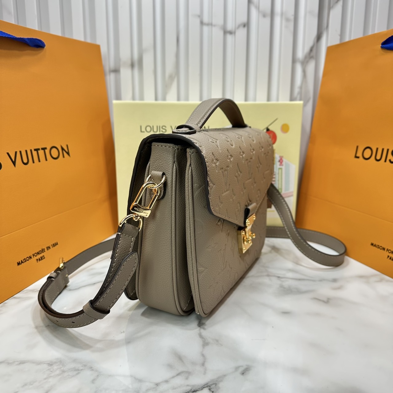 ORI หนังแท้ | LV Pochette Metis Monogram Empreinte leather กระเป๋าสะพาย อีกหนึ่งผลงานเด่นประจำฤดูกาล Spring 2021