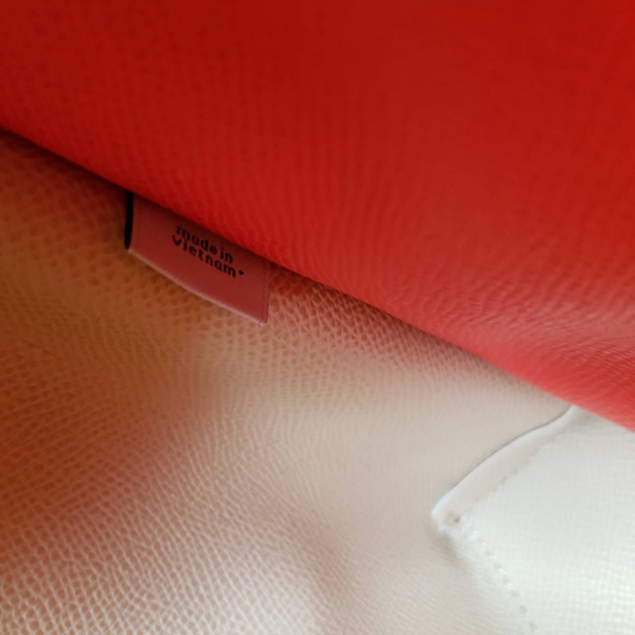 COACH C8217 MOLLIE TOTE 25 WITH DREAMY LAND FLORAL PRINT คอลใหม่ล่าสุด ยังไม่เข้า shop ไทย สวยๆแบบไม่ต้องรอพรีฯให้ยาวนาน กับกระเป๋าโท้ทไซส์เล็กที่สาวๆต่างก็ต้องปักใจรัก สวยสมใจ ดีไซน์ลวดลายดอกไม้ คละเคล้าเต็มใบ ละมุน สดใส น่าใช้สุดๆ วัสดุหนังแคนวาส ภายในโ