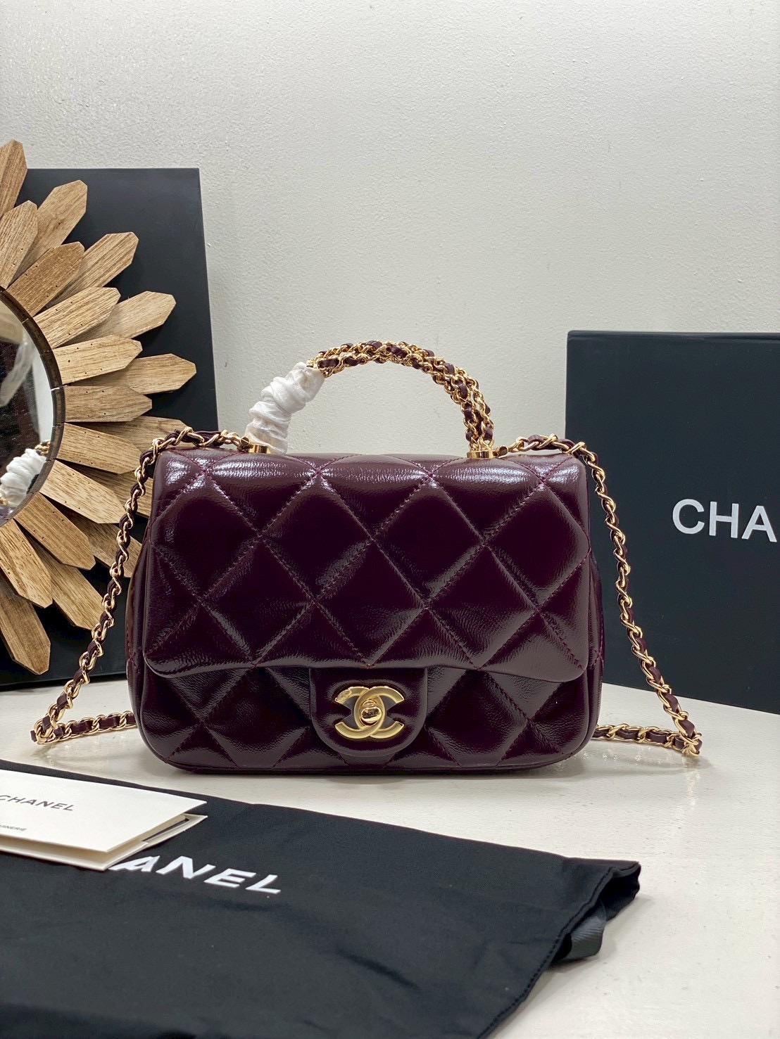 ORI หนังแท้ | Chanel Mini Flap Bag With Top Handle กระเป๋าสะพาย กระเป๋าถือพร้อมหูจับหรูหราร้อยโซ่สีทอง สายสะพายโซ่ ขนาดกะทัดรัดใช้งานง่าย