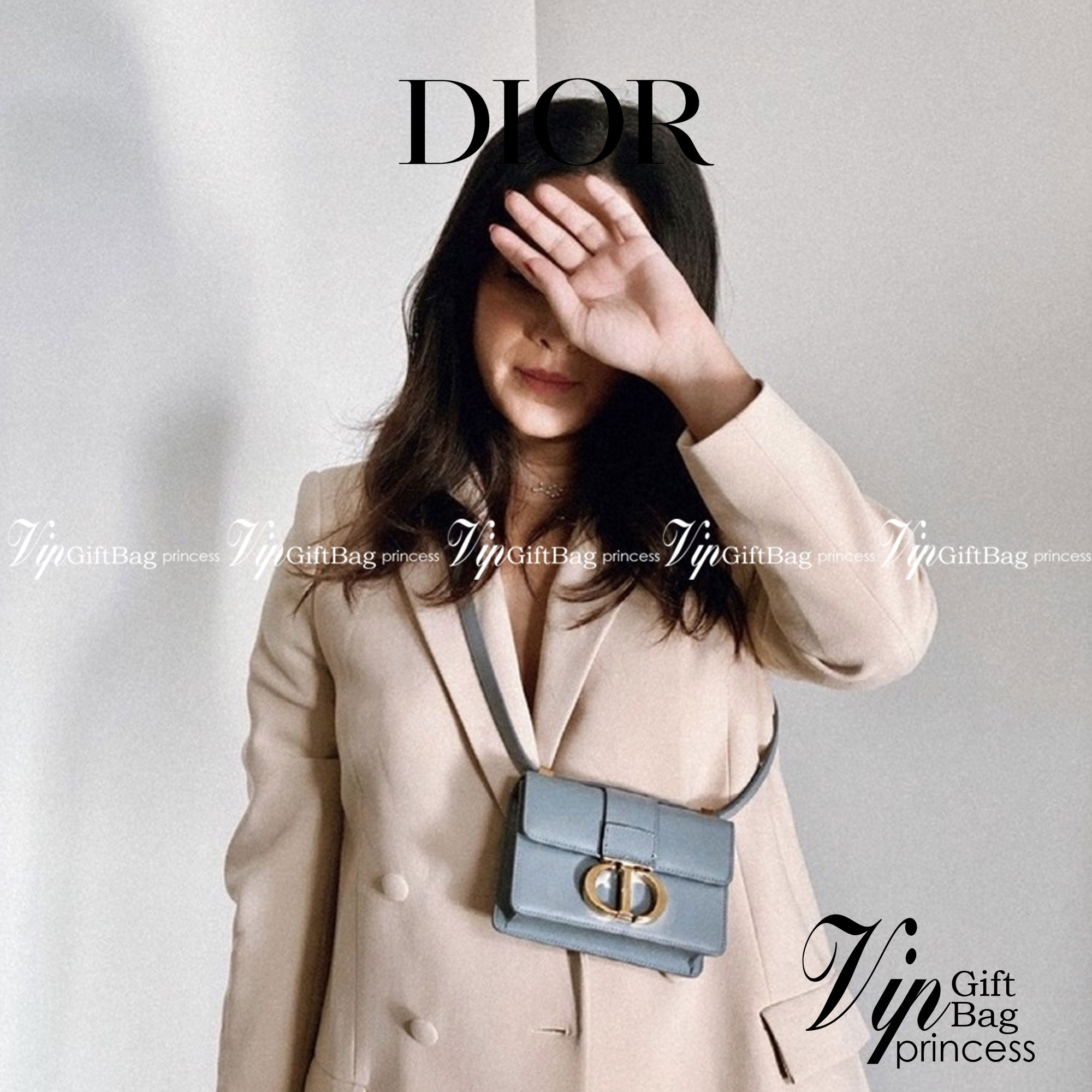 หนังแท้ DIOR Micro 30 Montaigne Bag พร้อมส่งที่ไทย เกรดเทพออริจินอลหนังแท้ สวยมากค่ะ ภาพสินค้าถ่ายจากงานขายจริง ใช้งานต่างประเทศได้ สายสะพายหนังยาวถอดได้ปรับระดับได้ จะสะพายไหล่หรือ CROSSBODY ก็ดูดีลุ๊คนี้คุณหนูมากค่ะ ไอเท็มนี้แนะนำไม่มีเอ้าท์ค่ะ ภาพถ่ายส