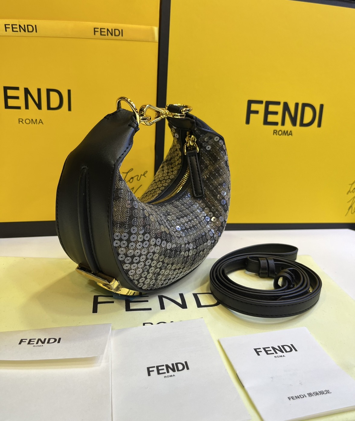 FENDI NANO Fendigraphy Bag fabric charm / Fendi hobo bag 20cm พร้อมส่ง กระเป๋าสะพายไหล่เฟนดิปักเลื่อมรุ่นใหม่ สวยหรู **สินค้าเกรดออริจินอล 1:1 สลับแท้