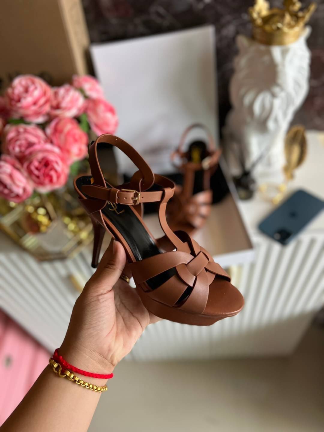 YSL TRIBUTE HEEL / SAINT LAURENT TRIBUTE HEEL / YSL HIGH HEEL เกรดออริจินอล รองเท้าส้นสูงแบรนด์หรู ที่สาวๆ ทุกคนควรมี ไว้ออกงานหรือใส่ทำงานได้ คู่นี้คือปังได้ตลอดกาล เพิ่มความสูงเพรียว สวยหรูมากค่ะ