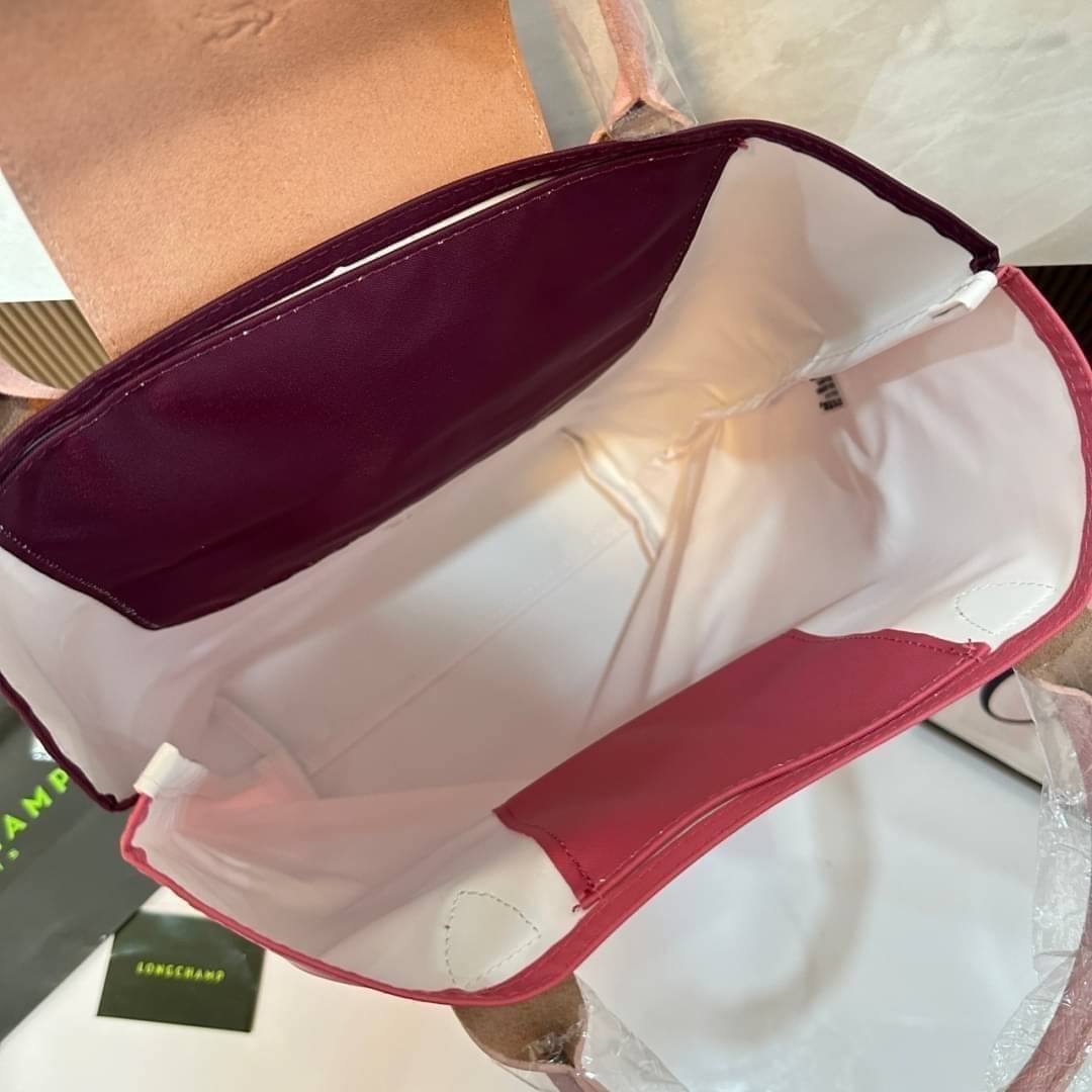LONGCHAMP LE PLIAGE RE-PLAY TOP HANDLE BAG สินค้ารุ่นลิมิเต็ด collection สุดปัง ซื้อใบเดียวเหมือนได้2 ใบ กระเป๋าสะพายแนวตั้งที่กว้างขวาง มีเอกลักษณ์เฉพาะตัวแต่มีดีไซน์ที่น่าดึงดูด