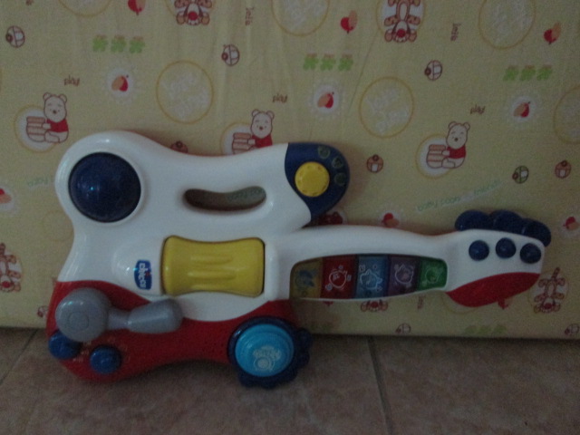 Chicco Toys DJ Guitar ของเล่นมือสอง
