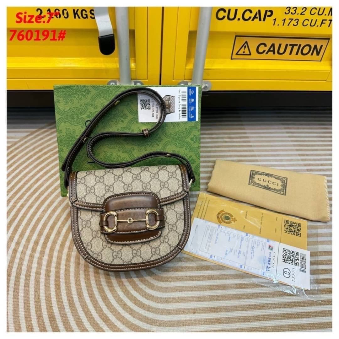GUCCI Horsebit 1955 mini rounded bag กระเป๋าสะพายไหล่/สะพายข้างสุดคลาสสิค ใหม่ล่าสุด ไซส์มินิทรงครึ่งวงกลม กะทัดรัด สวยอยู่ทรง
