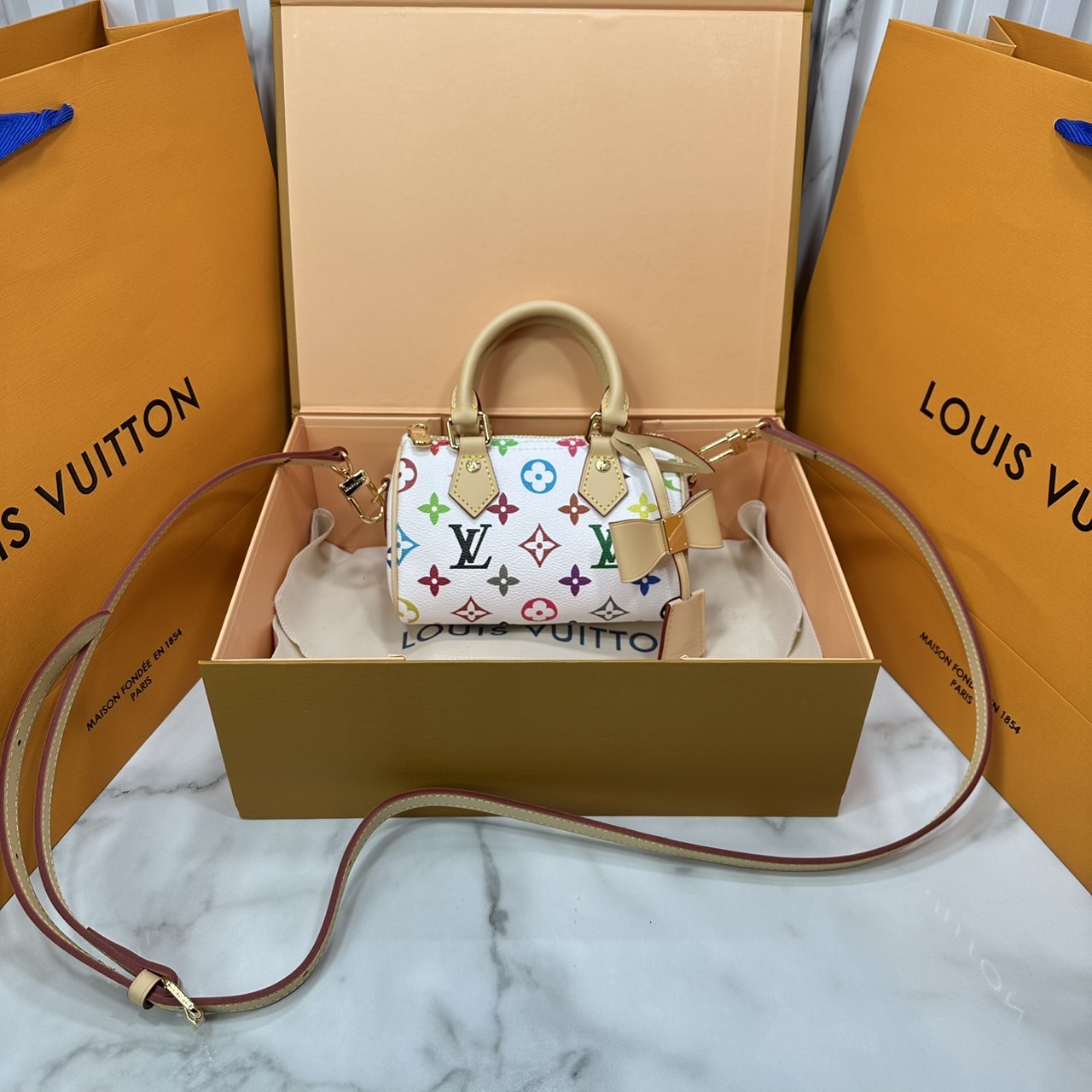 ORI | LV x TM Nano Speedy Bag Murakami กระเป๋าสะพายสปีดี้นาโนไซส์เล็ก เผยความมีชีวิตชีวาปรับดีไซน์โทนสีสดใส สวยเรียบหรู ผู้ดี