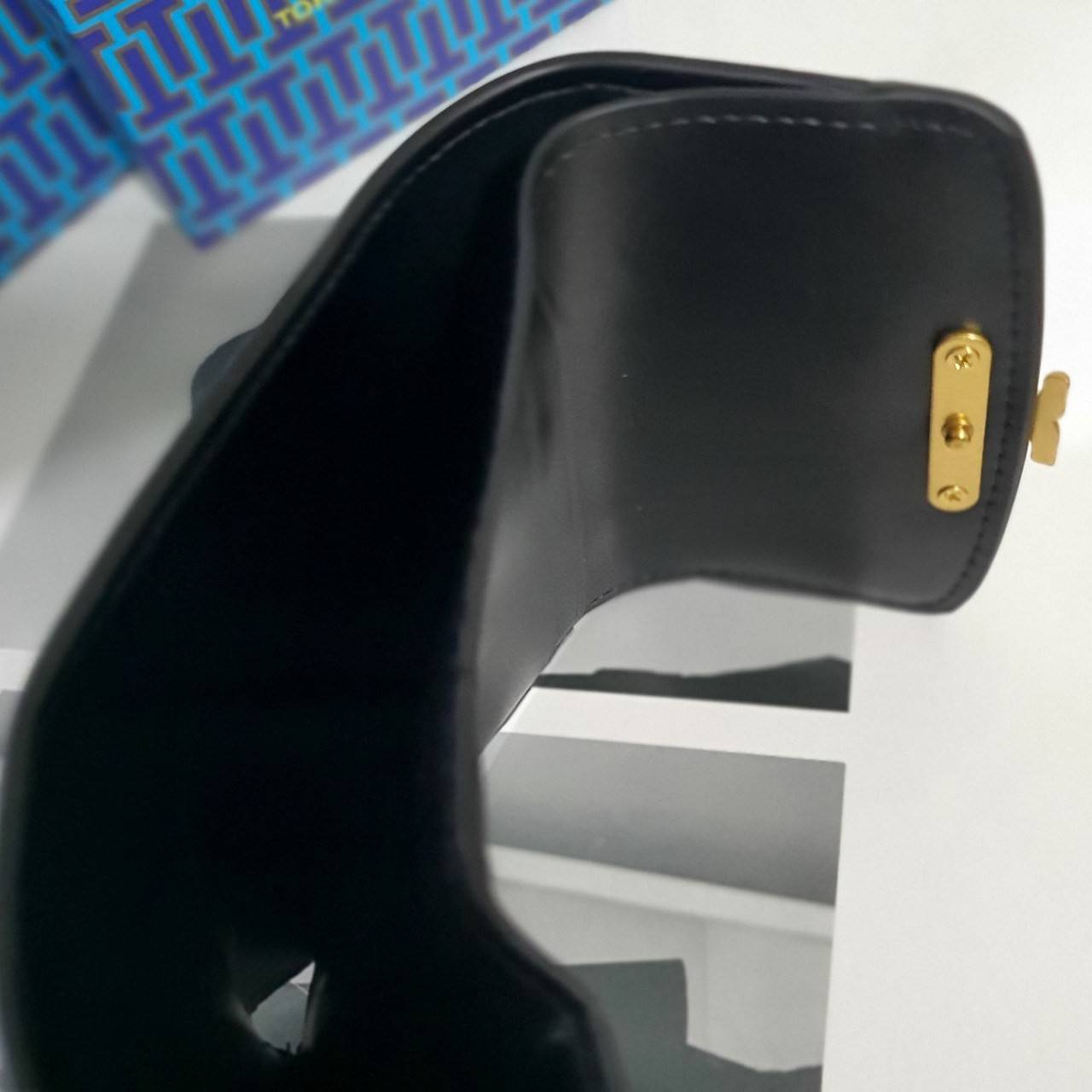 ของแท้ 💯% TORY BURCH SMALL WALLET กระเป๋าสตางค์สุดคลาสสิค ใบจิ๋วขนาดกำลังน่ารัก พกพาง่าย วัสดุหนังแท้ ประดับโบโก้ทอง