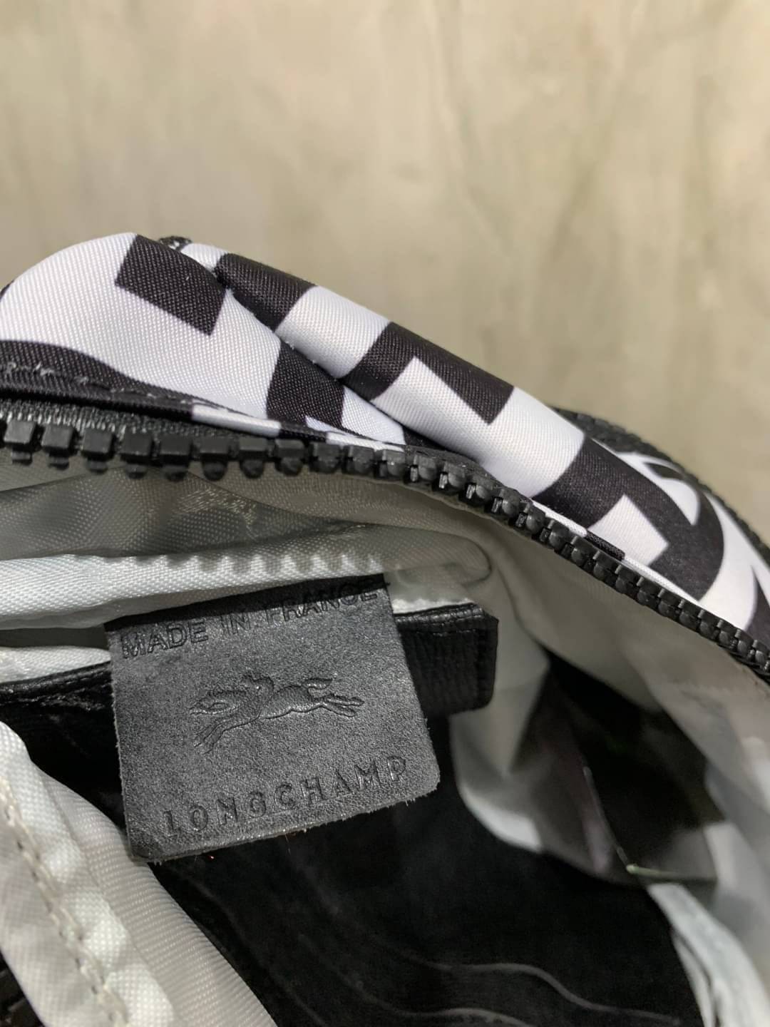 LONGCHAMP LE PLIAGE LGP BELT BAG M เท่ห์อย่างมีสไตล์กระเป๋าทรงคาดอกและคาดเอวดีไซน์แนวสปอร์ต เพิ่มความโดดเด่นทันสมัยด้วยลายซิกเนเจอร์