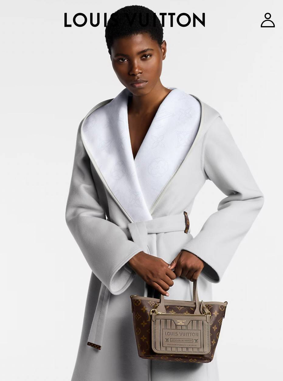 LV Neverfull Bandoulière Inside Out BB กระเป๋าทรงโท้ทไซส์เล็กใช้งานได้สองด้าน มีตะขอเกี่ยวสามารถปรับรูปทรงกระเป๋าได้หนังแท้นิ่มสวย ลายโมโนแกรมและหนังลายเกรน มาพร้อมใบลูกเข้าเซ็ทใส่สายสะพายยาวได้