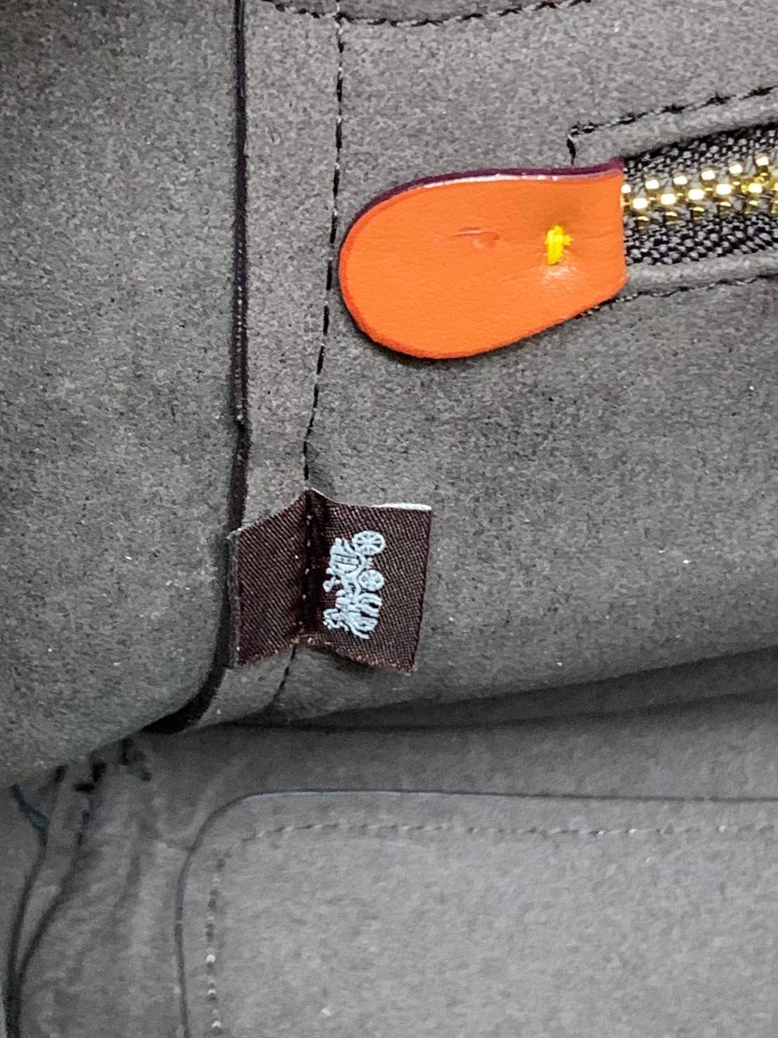 COACH COURIER CARRYALL 23 IN COLORBLOCK SIGNATURE CANVAS พร้อมส่ง 7 แบบ พร้อมส่ง ลุคดูไฮสุดๆค่ะ! กระเป๋าสะพายหนังหรูหราและคลาสสิค หนังแท้ชั้นดีที่สุด น้ำหนักเบา หนังสวยมากก สัมผัสแล้วหลงรักแน่นอนจ้าา😘