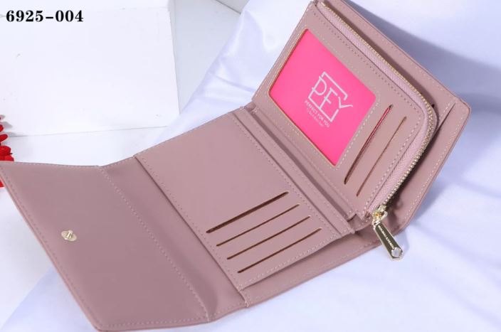 กระเป๋าสตางค์ผู้หญิง กระเป๋าสตางค์ ใบสั้น กระเป๋าสตางค์หนังนิ่ม แบบเรียบ ๆ 2 พับ มีช่องใส่บัตรเยอะ ใส่รูปได้ 104989