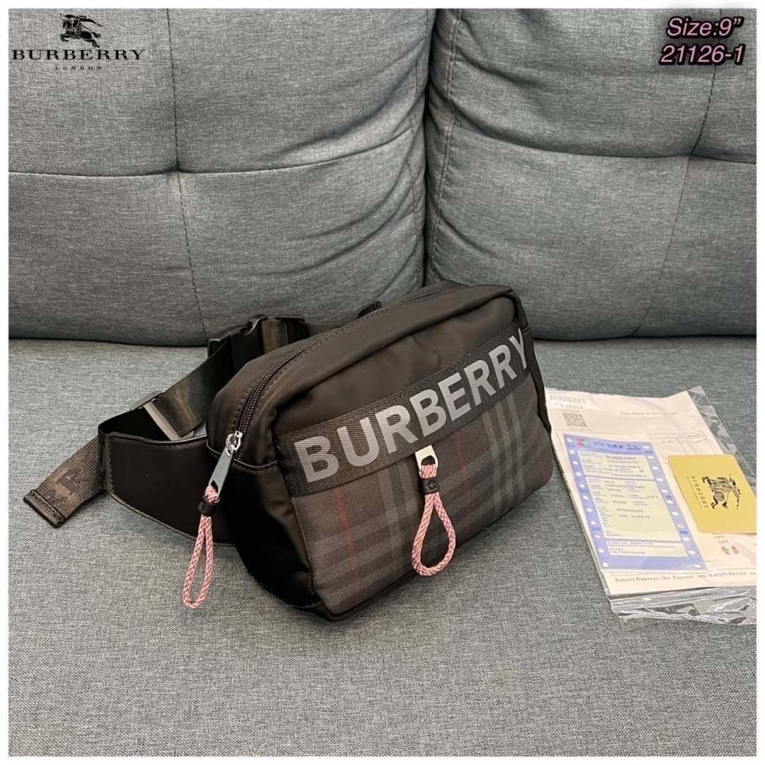 BURBERRY BELT BAG Vintage retro check กระเป๋าคาดอกผ้าในลอนอย่างดี น้ำหนักเบา ทรงสวย สามารถใช้ทั้งผู้หญิง ผู้ชาย