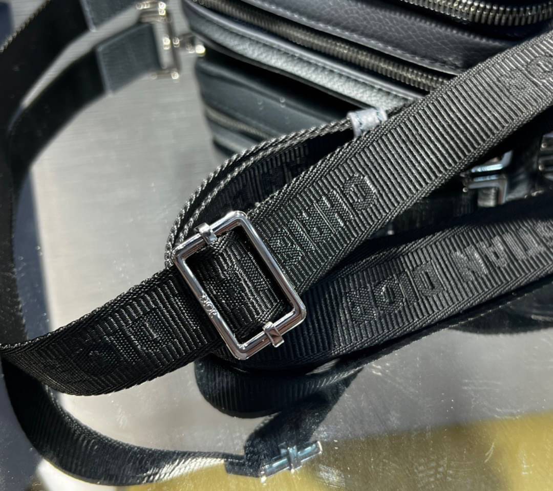DIOR Grained Calfskin Double Zip Crossbody Pouch / DIOR WITH ATELIER SIGNATURE DARK GRAY GRAINED CALFSKIN POUCH WITH SHOULDER STRAP BAG เกรดเทพออริจินอล หนังแท้ ภาพถ่ายจากสินค้าจริง ใช้งานต่างประเทศได้
