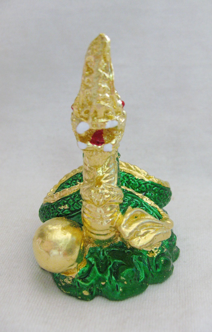 สินค้าหมดค่ะ องค์พญานาคสีเขียว สูง7ซม. เนื้อทองเหลืองลงสี(ตั้งบูชาหน้ารถ)พร้อมใบคาถาค่ะ