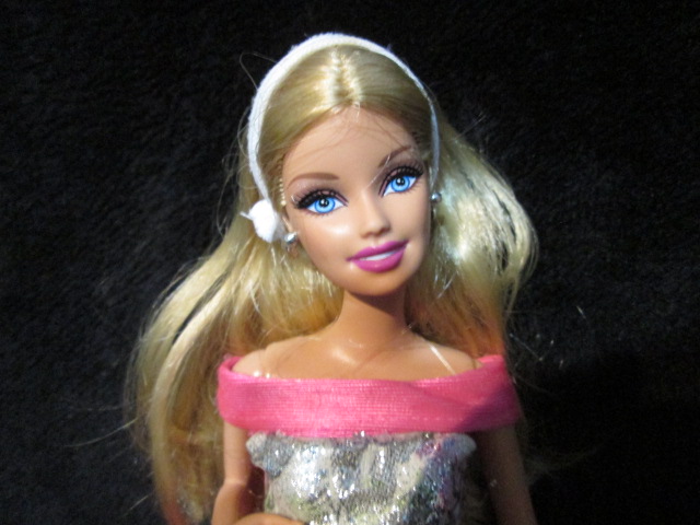barbie as the Housewife of Beverly Hill ตุ๊กตาบาร์บี้แท้มือสองสภาพดี