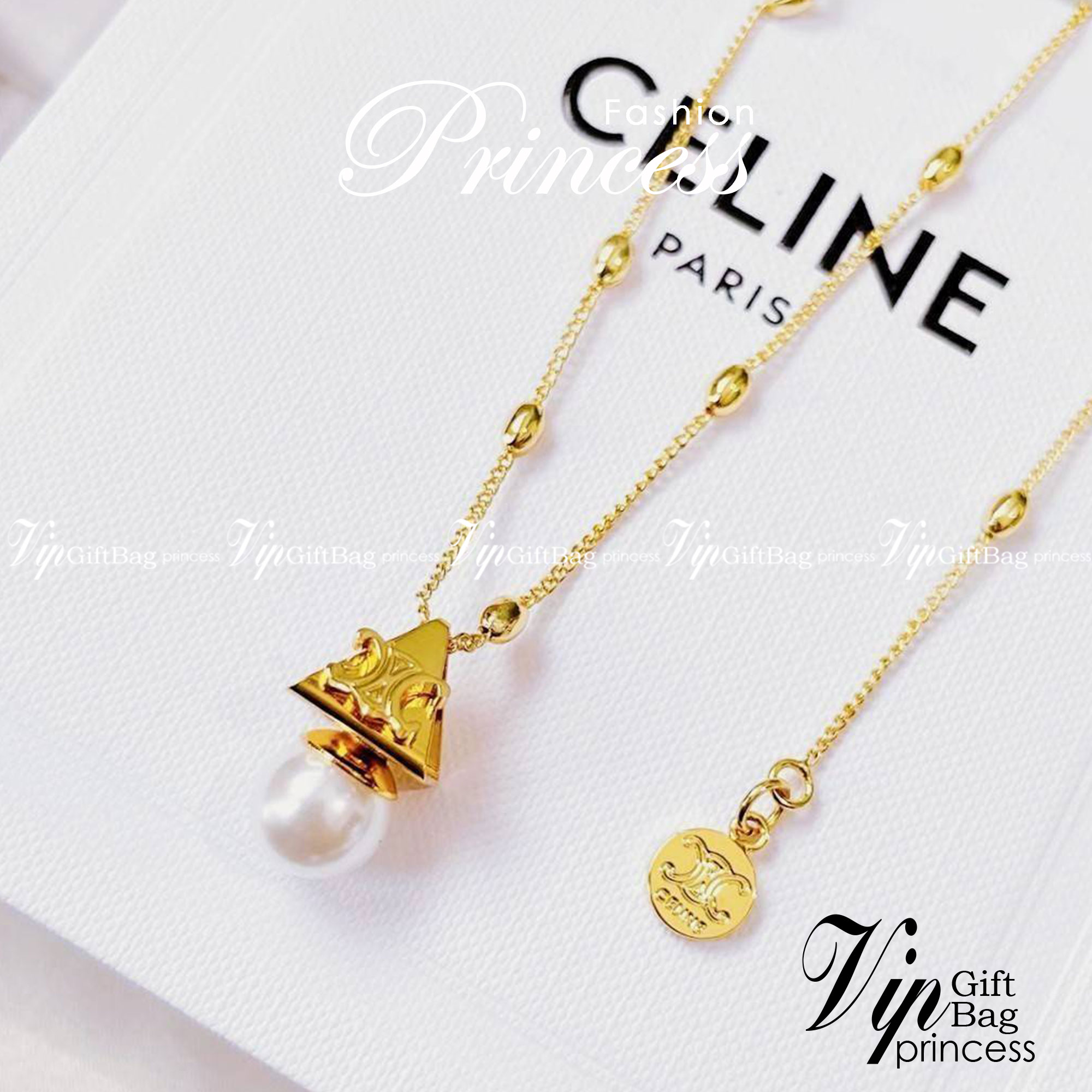 CELINE NECKLACE VIP สร้อยคอพร้อมจี้ดีไซน์สุดหรูคลาสสิคหายากชวนสะสมไอเท็มแบบนี้นานๆจะหลุดมาให้ช้อปจะซื้อใช้เองหรือมอบเป็นของขวัญก็เลิศหรูดูดี สินค้ามาพร้อม Original Package ถุงผ้ากำมะหยี่แบรนด์ กล่องและถุงกระดาษแบรนด์ Dutyfree ห้ามพลาดค่ะ!