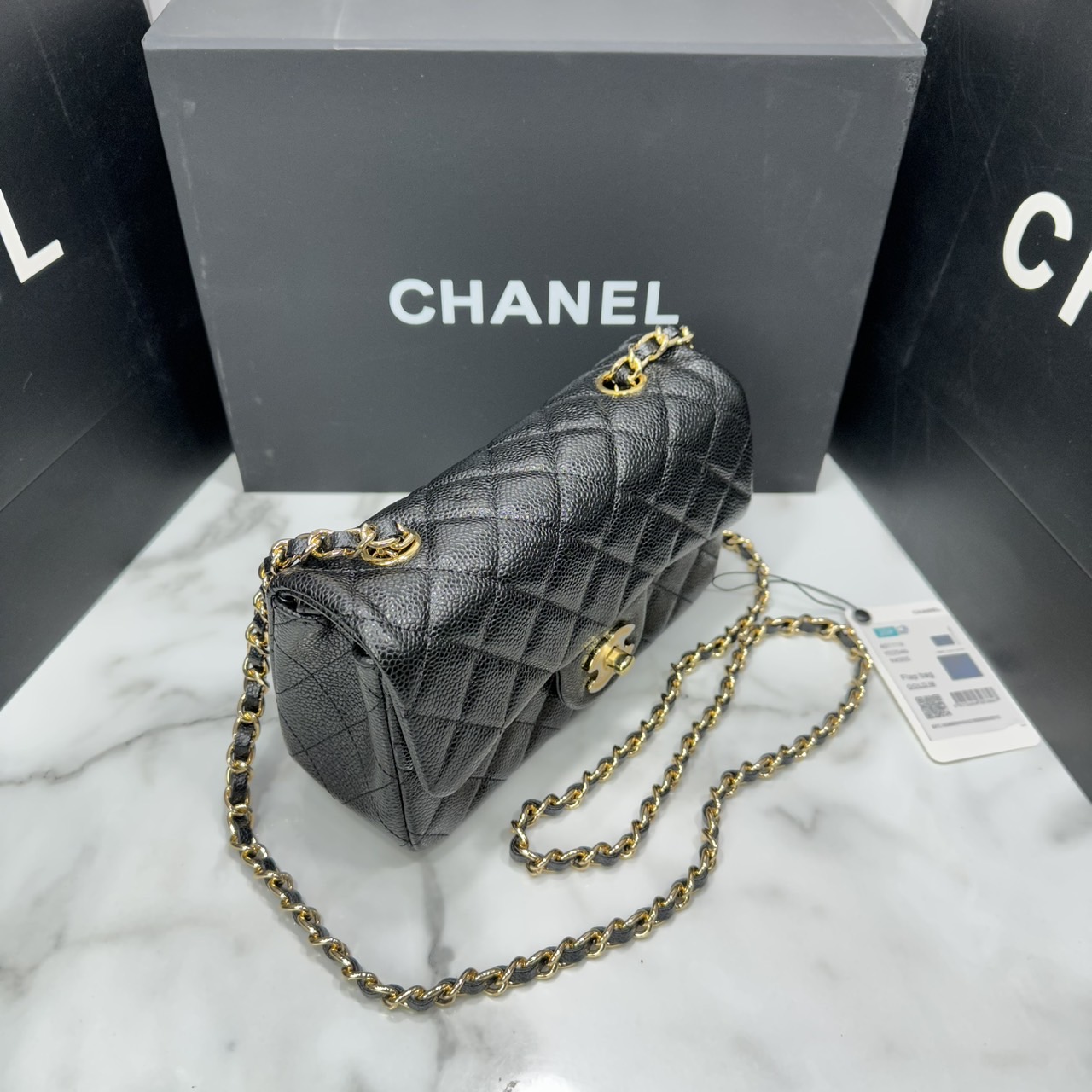 ORI หนังแท้ | CHANEL Classic 20cm shoulder bag กระเป๋าสะพายรุ่นยอดนิยม หรูหราระดับตำนาน สวยงามเหนือกาลเวลา