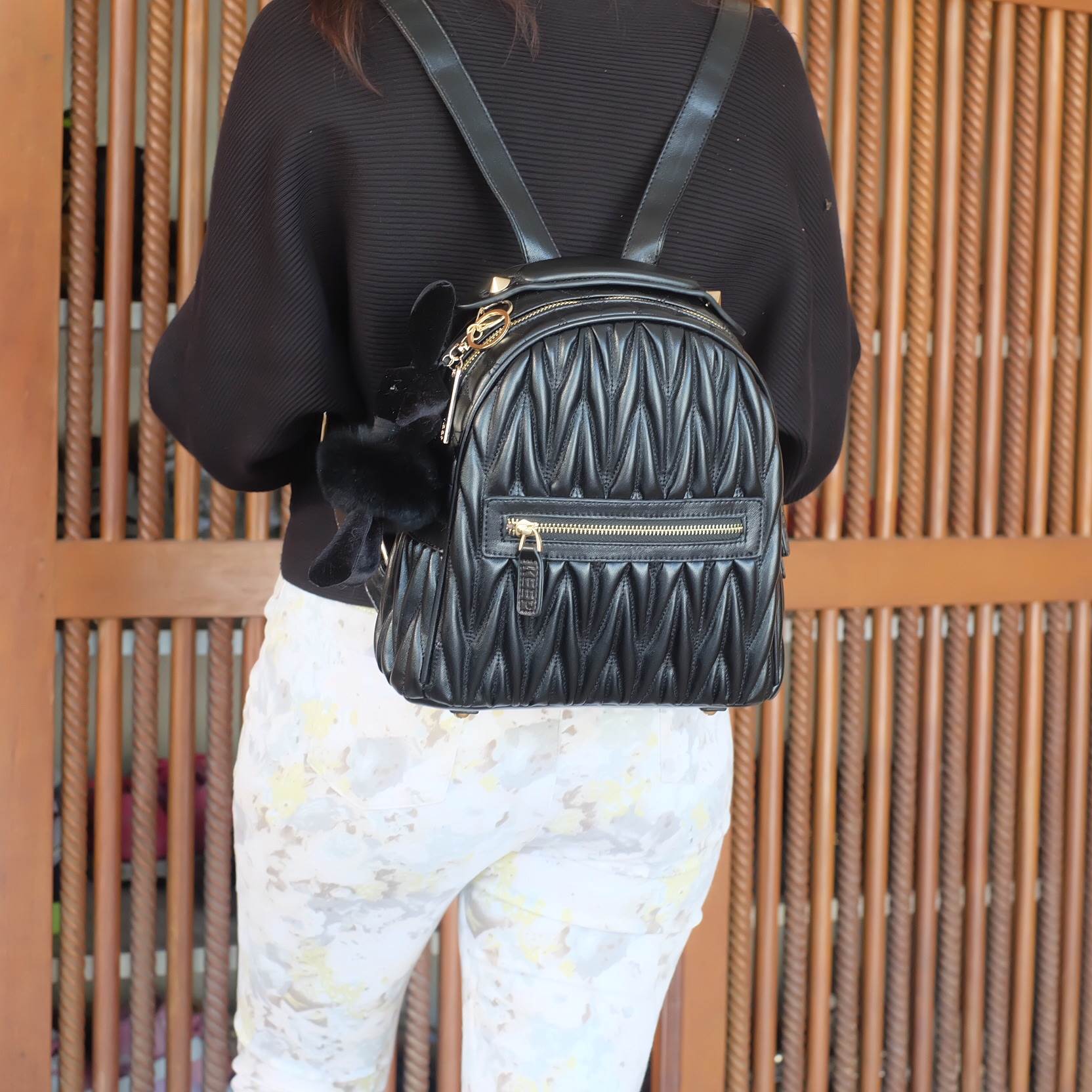 ฮิต!! จนต้อง ทำสีเพิ่ม 🌈🌈 KEEP ' Paris ' backpack 🎒👟 เป้ หนังแกะแท้ ระดับตำนาน ที่ครองใจสาวๆ เป็นอันดับหนึ่ง งานดี งานคุ้ม ต้องใบนี้เลย =>> กระเป๋า หนังแกะแท้เนื้อดี งาน handmade เย็บแบบฝีมือต่อฝีมือ เพิ่อให