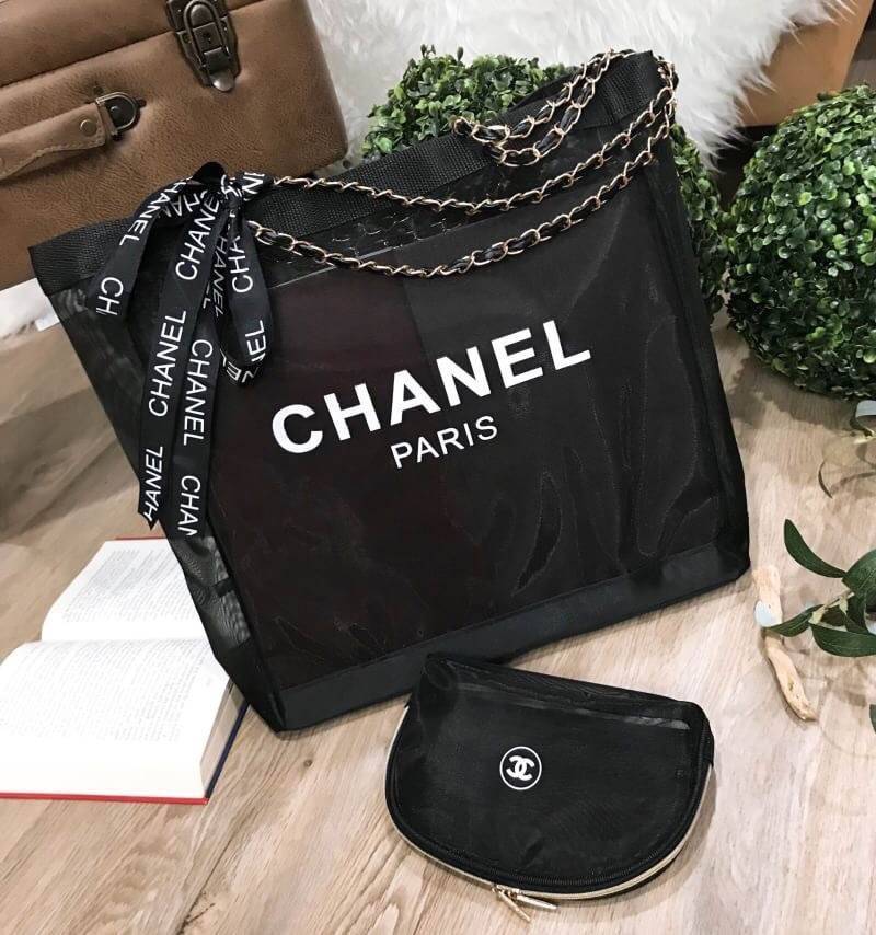ห้ามพลาด Set สุดคุ้ม! ซื้อ1ได้ถึง2! Chanel GWP Shopping Bag With Pouch VIP Gift With Purchase กระเป๋าสะพายทรง Shopping Bag พร้อมกระเป๋าPouchใบเล็กเข้าชุดเเพ็คคู่รุ่น Limited Edition พรีเมี่ยมกิ้ฟแท้จาก Chanel Perfume Counter วัสดุ Nylon โปร่งคุณภาพดี ใบให