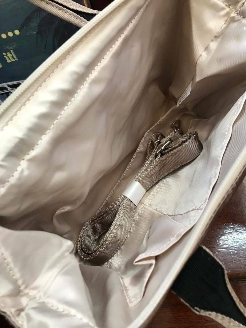 Anello Repellency Edition2 Mini Shoulder Bag (FSO-B025) กระเป๋าสะพายข้างวัสดุNylon & Polyesterหนา กันน้ำได้ น้ำหนักเบา มาพร้อมสายสะพายถอดและปรับความยาวได้ เปิดปิดด้วยซิปคู่ ภายในกว้างใส่กระเป๋าสตางค์ยาว มินิไอแพคได้ รุ่นใหม่ลิมิเตทที่น่าสะสมเลยคร้า!