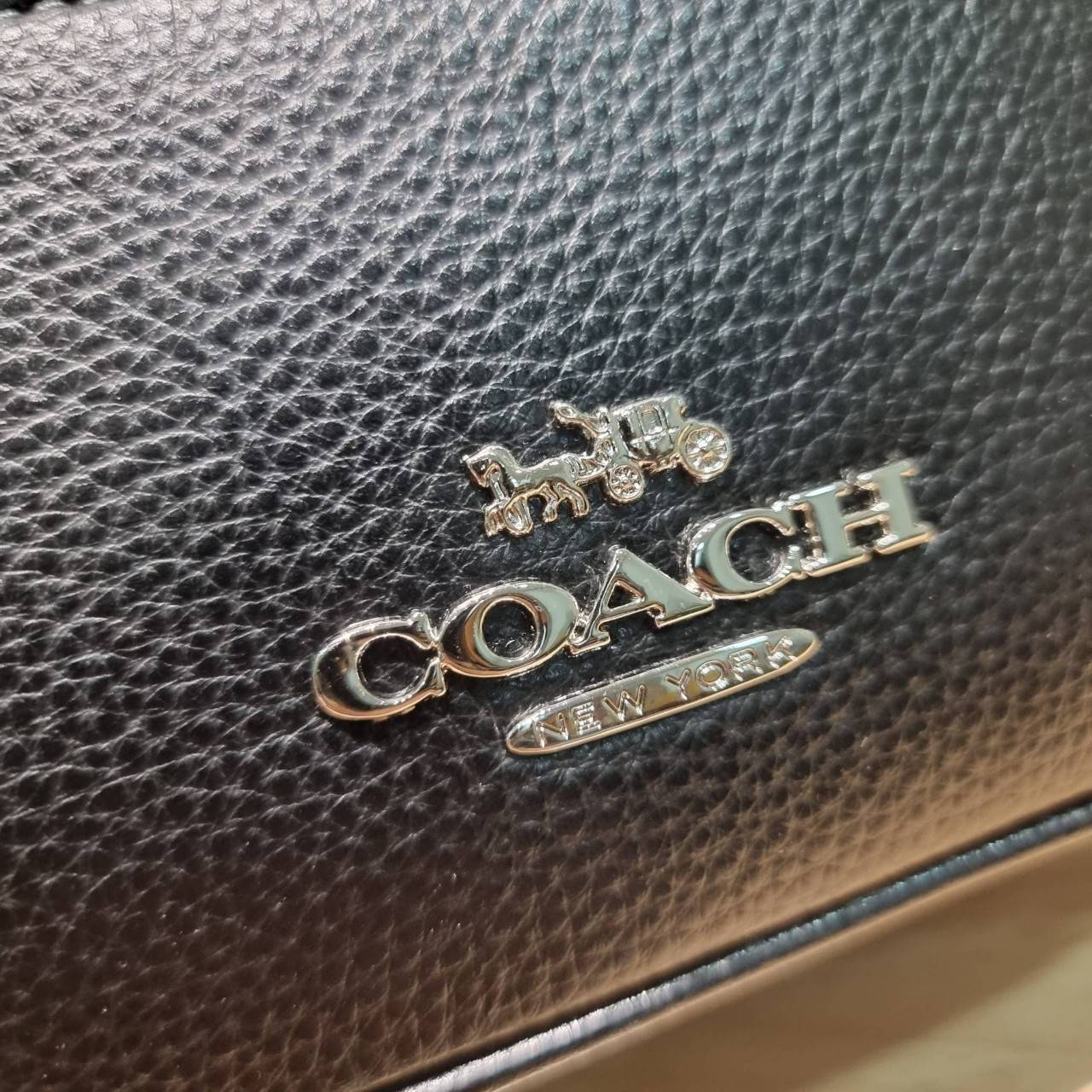 COACH ELIAS CROSSBODY IN SIGNATURE CANVAS BAG CJ509 CJ510 กระเป๋าครอสบอดี้ทรงคลาสสิค ดีไซน์รูปแบบใหม่ ใช้งานง่ายและสะดวก